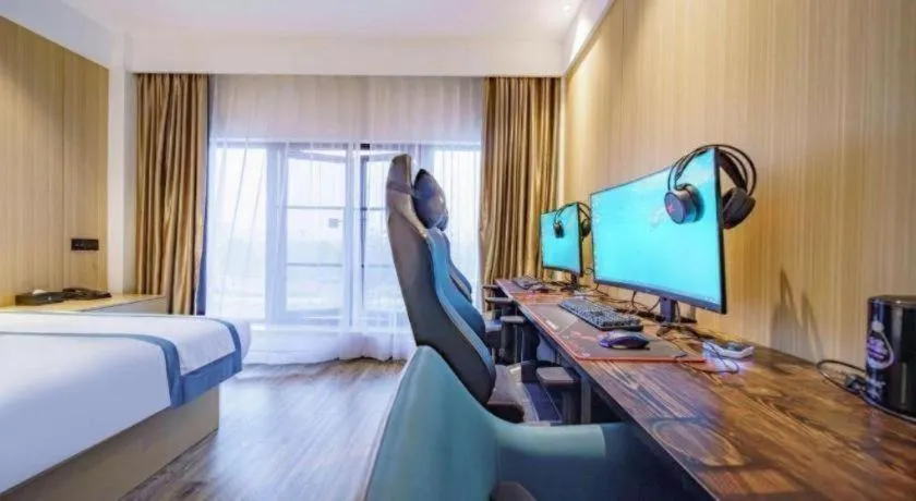 Bed in City Comfort Inn Wuhan Yangluo Wanda Plaza