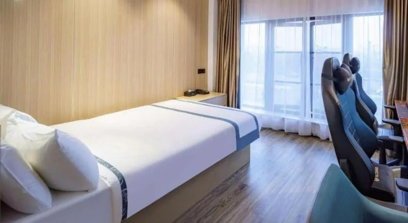 Bed in City Comfort Inn Wuhan Yangluo Wanda Plaza