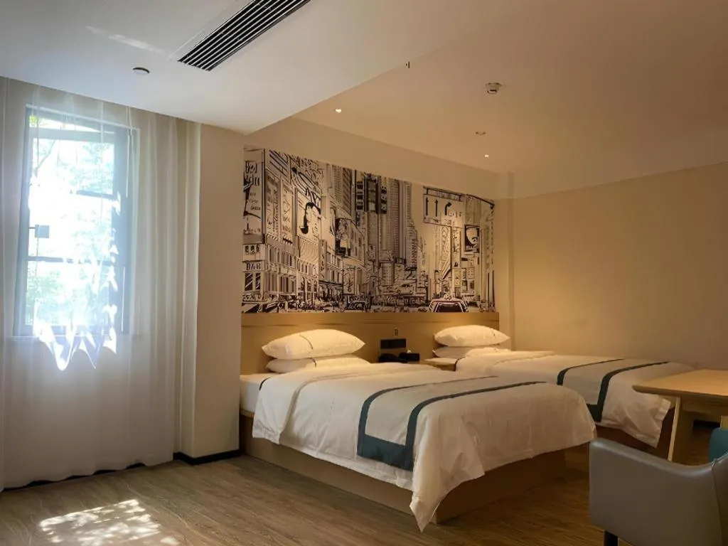 Bed in City Comfort Inn Wuhan Yangluo Wanda Plaza