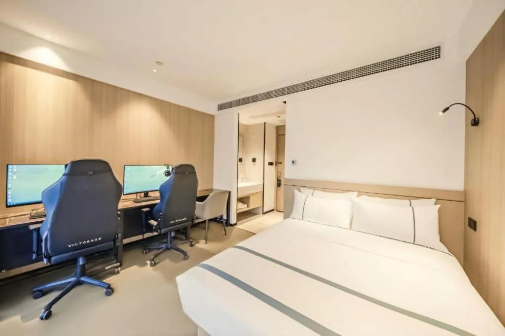 Bed in City Comfort Inn Wuhan Yangluo Wanda Plaza