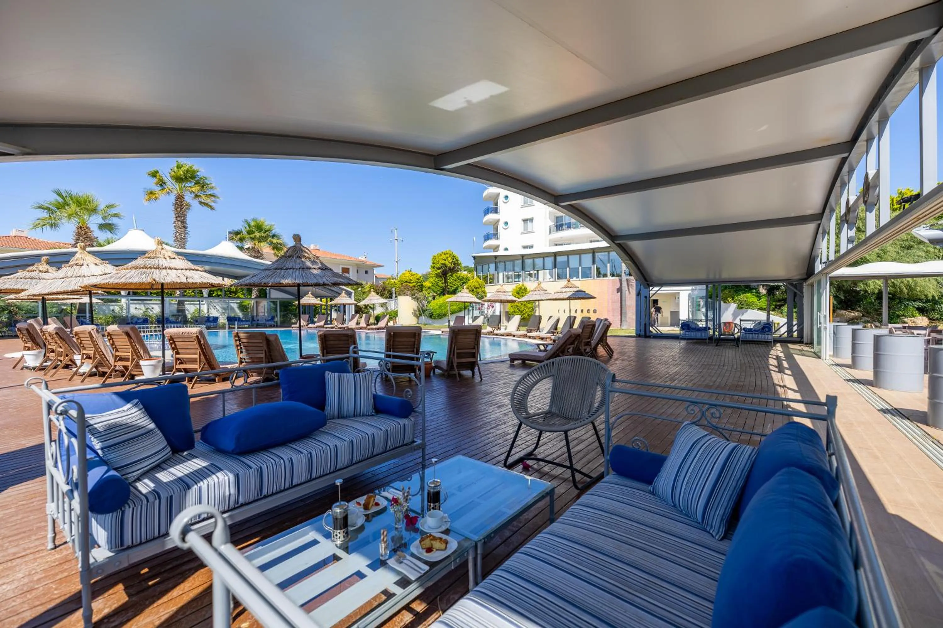 Patio in Sisus Marina Hotel