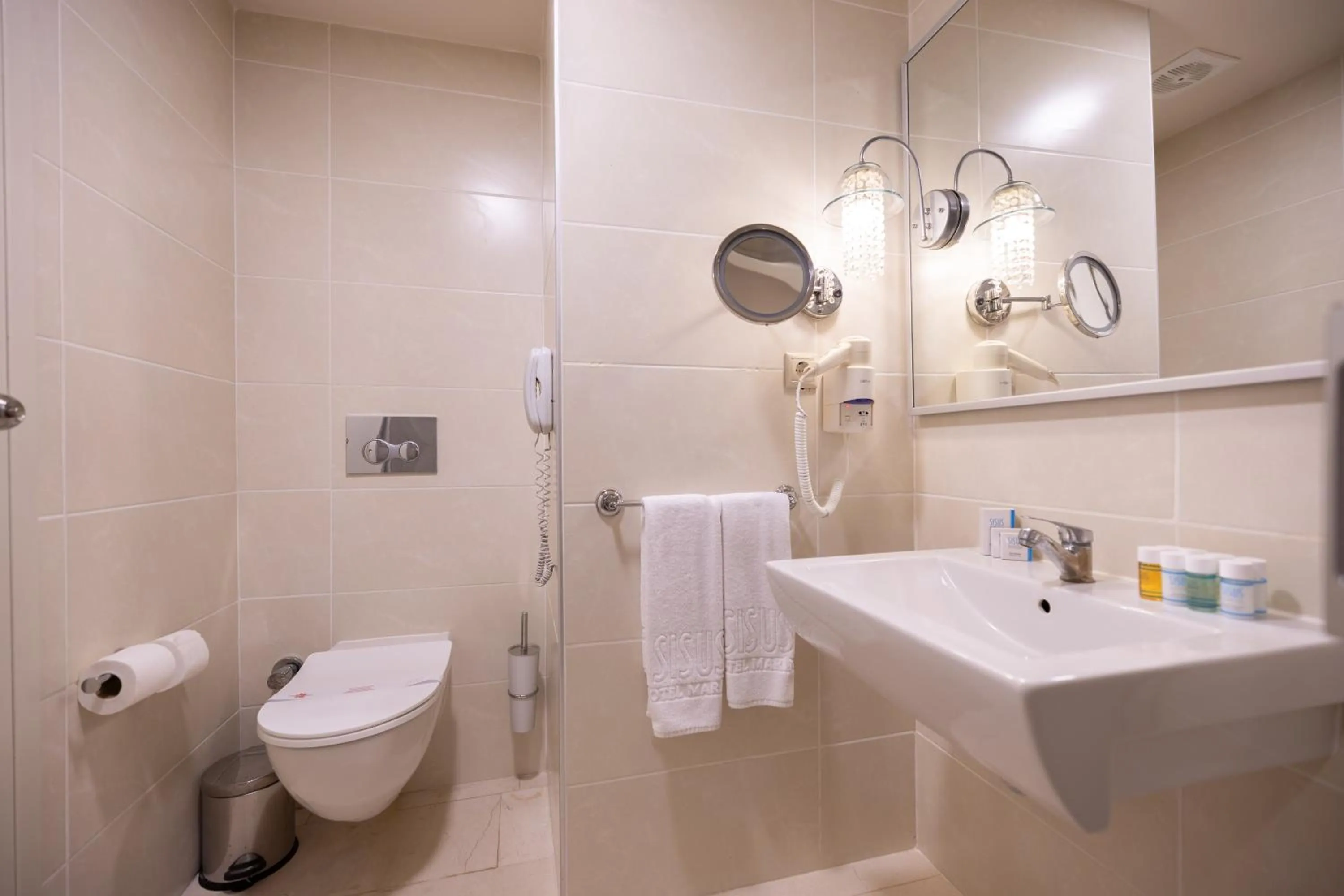 Shower in Sisus Marina Hotel