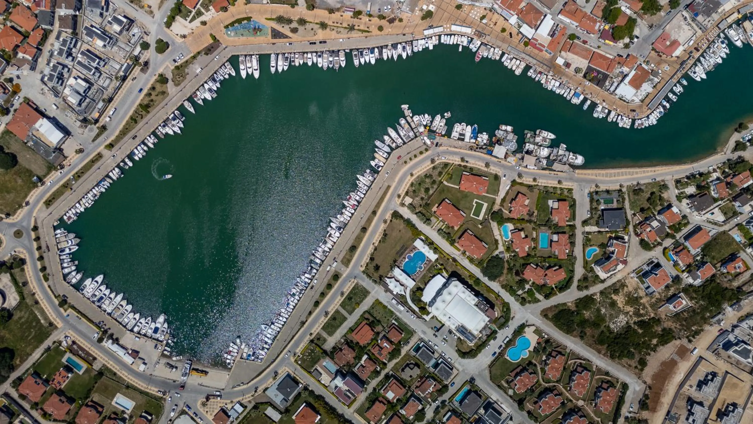 Day in Sisus Marina Hotel