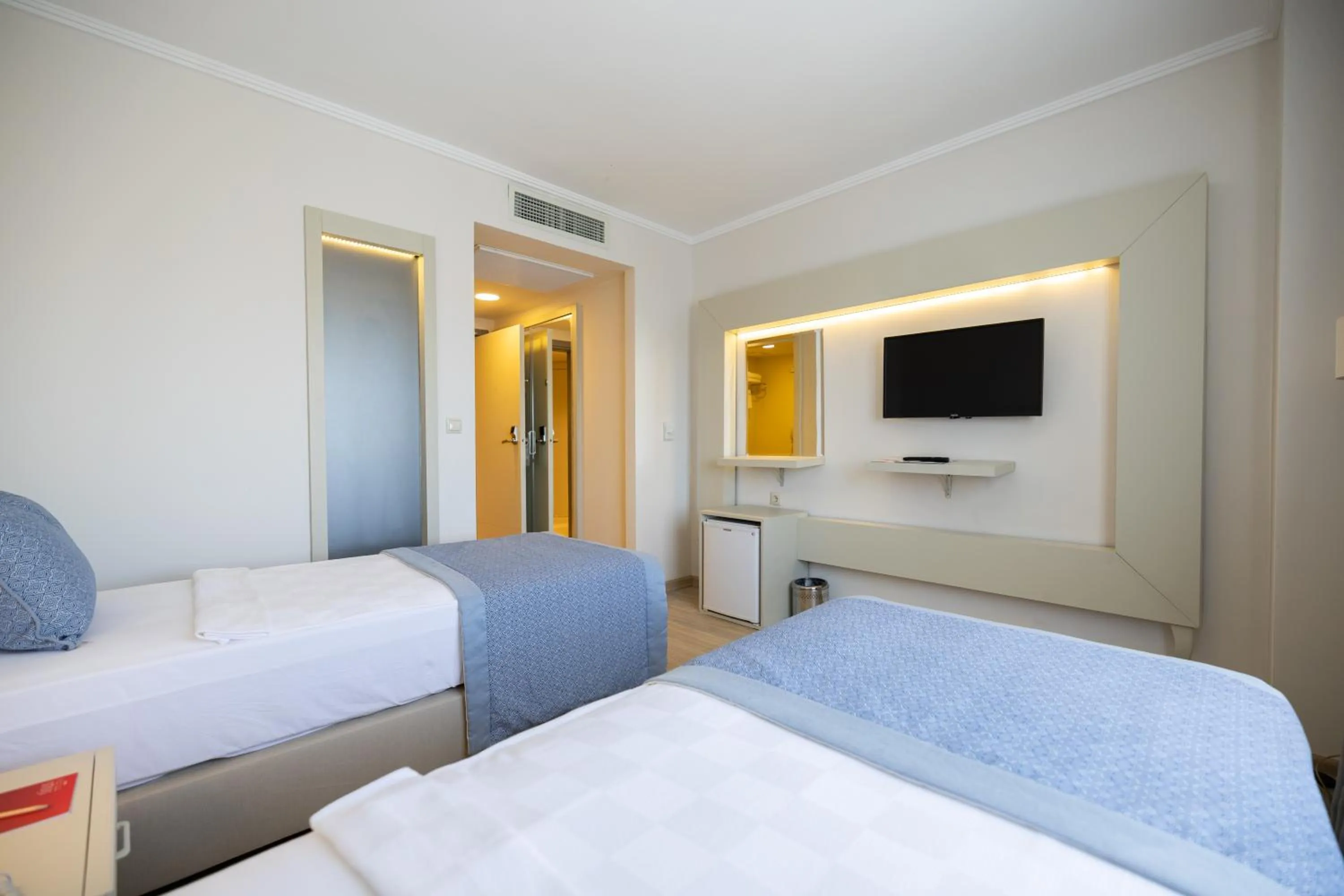 Bed in Sisus Marina Hotel