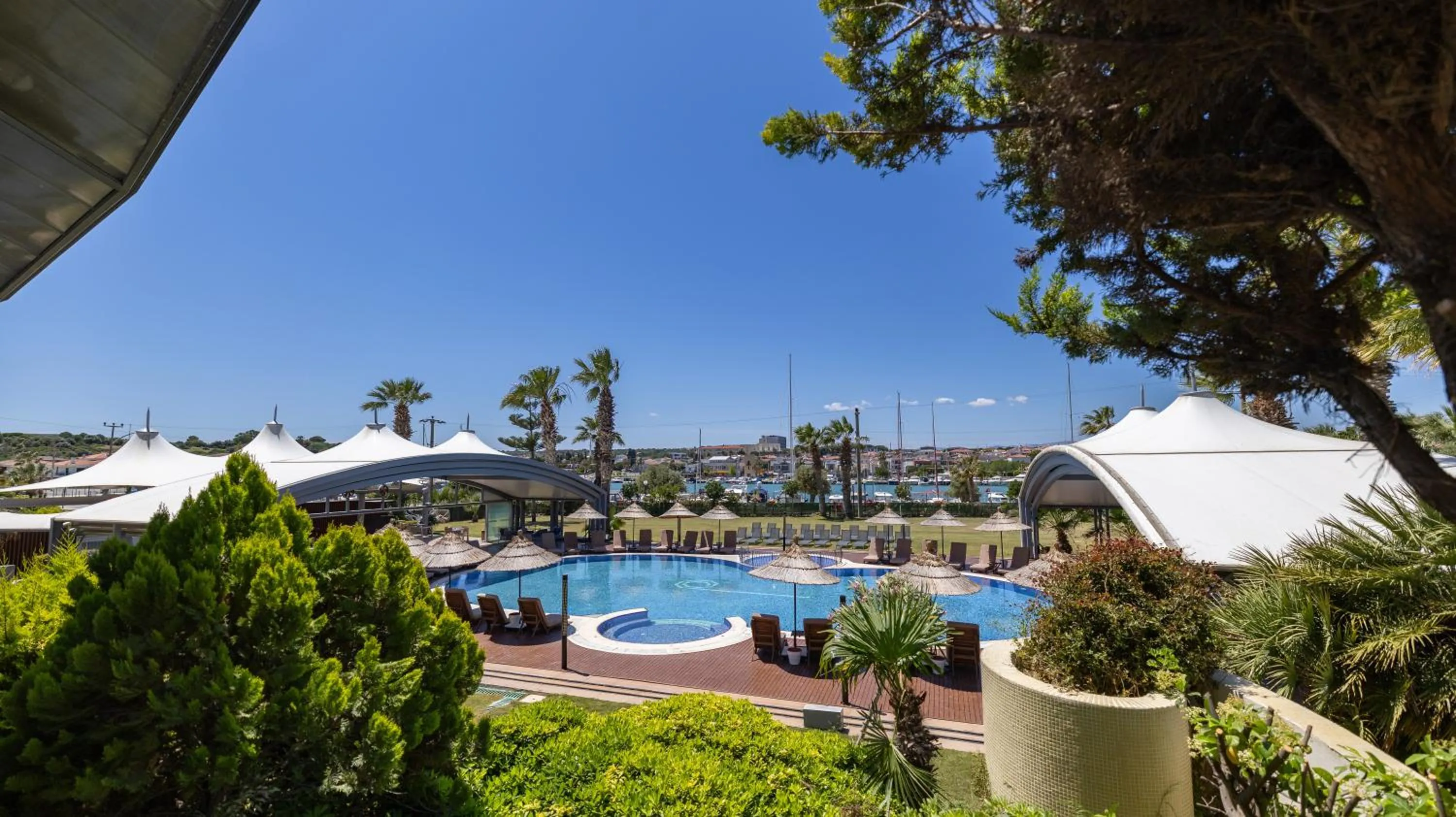 Day in Sisus Marina Hotel