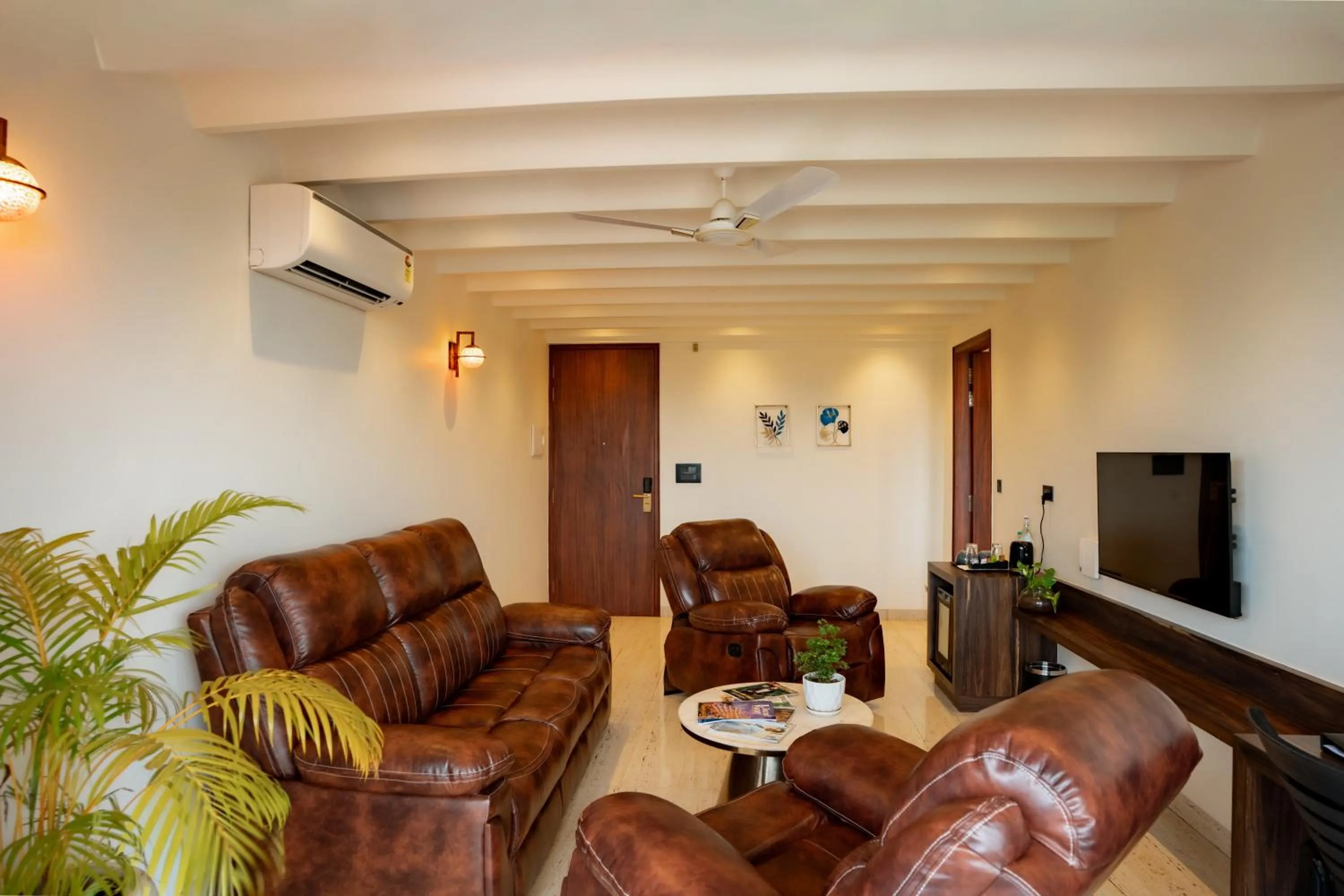 Living room in The Tanisi Resorts & Pool Villas, Candolim