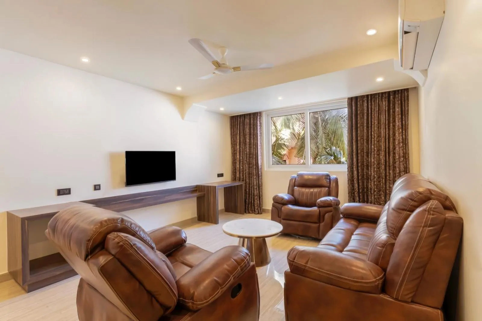 Living room in The Tanisi Resorts & Pool Villas, Candolim