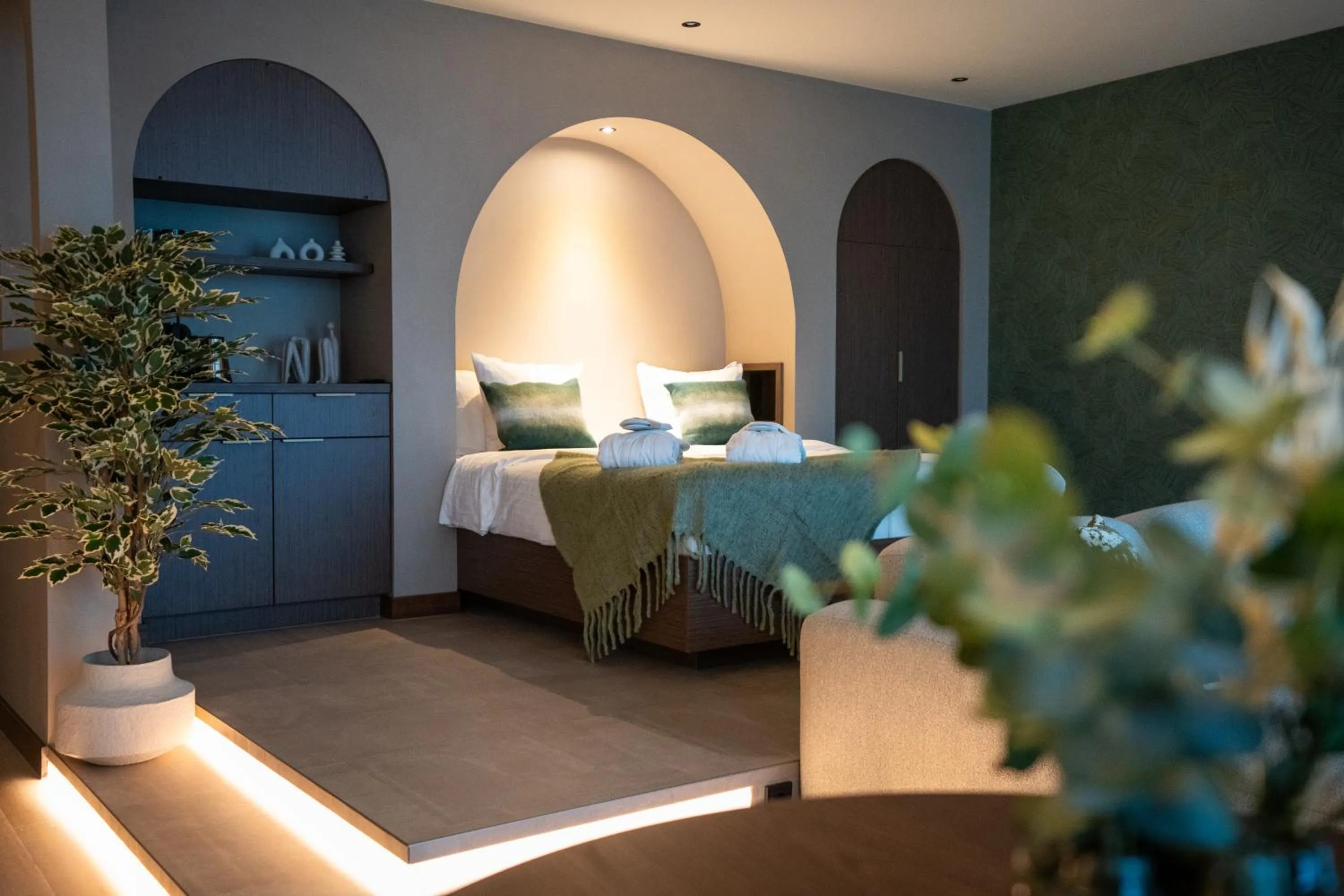 Bedroom, Bed in Van der Valk hotel Veenendaal