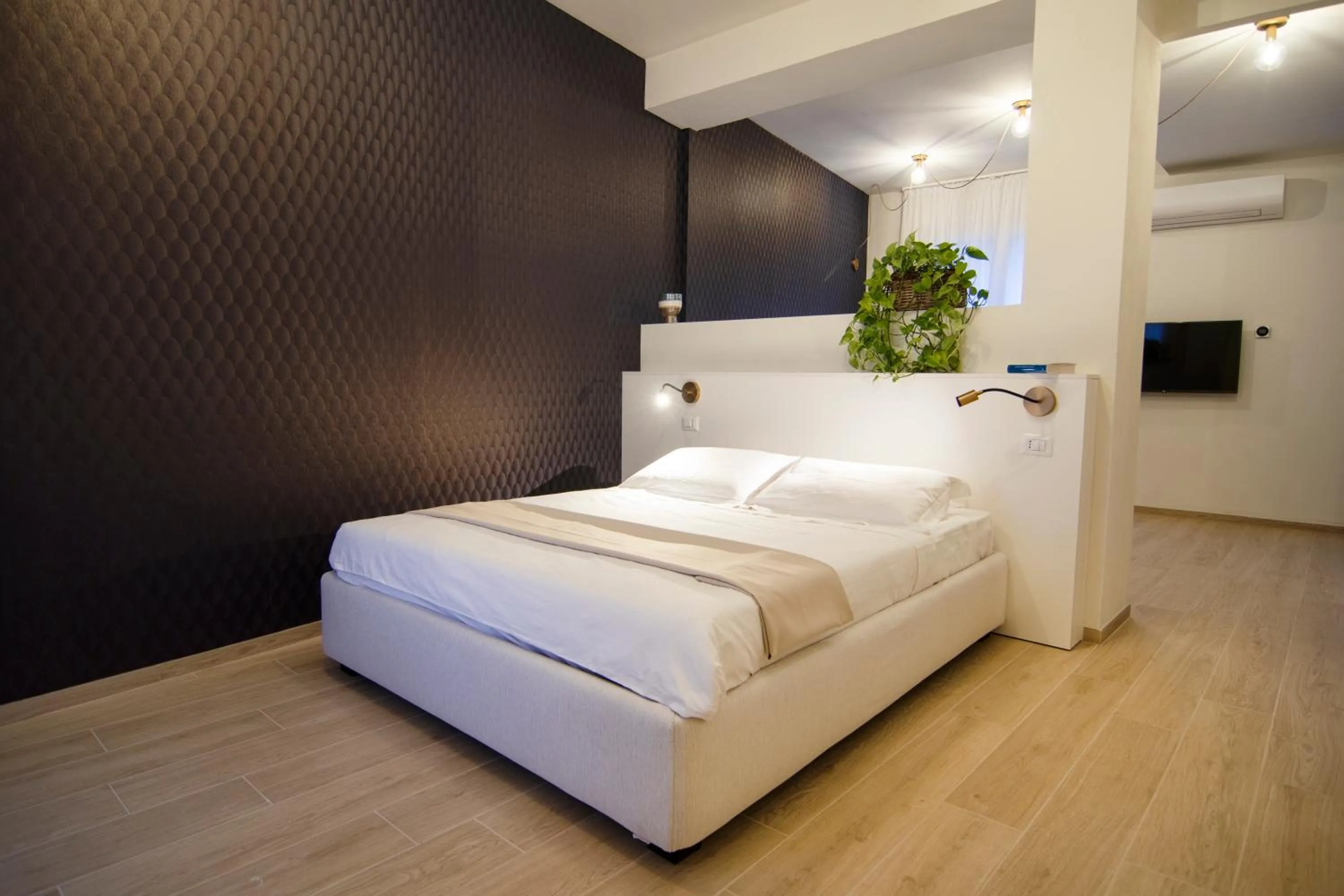 TV and multimedia, Bed in Gigi Suites&Apartments