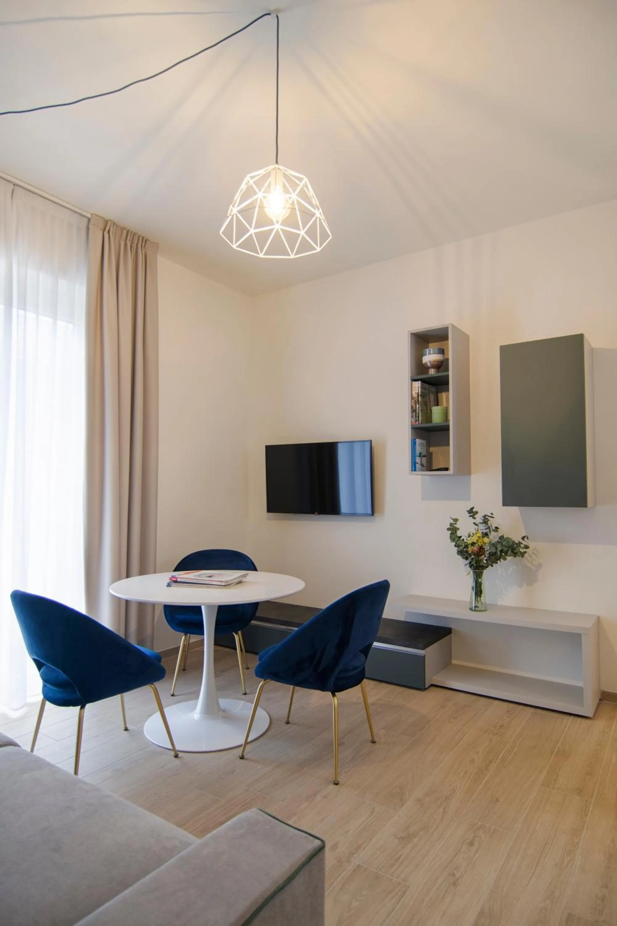 TV and multimedia in Gigi Suites&Apartments