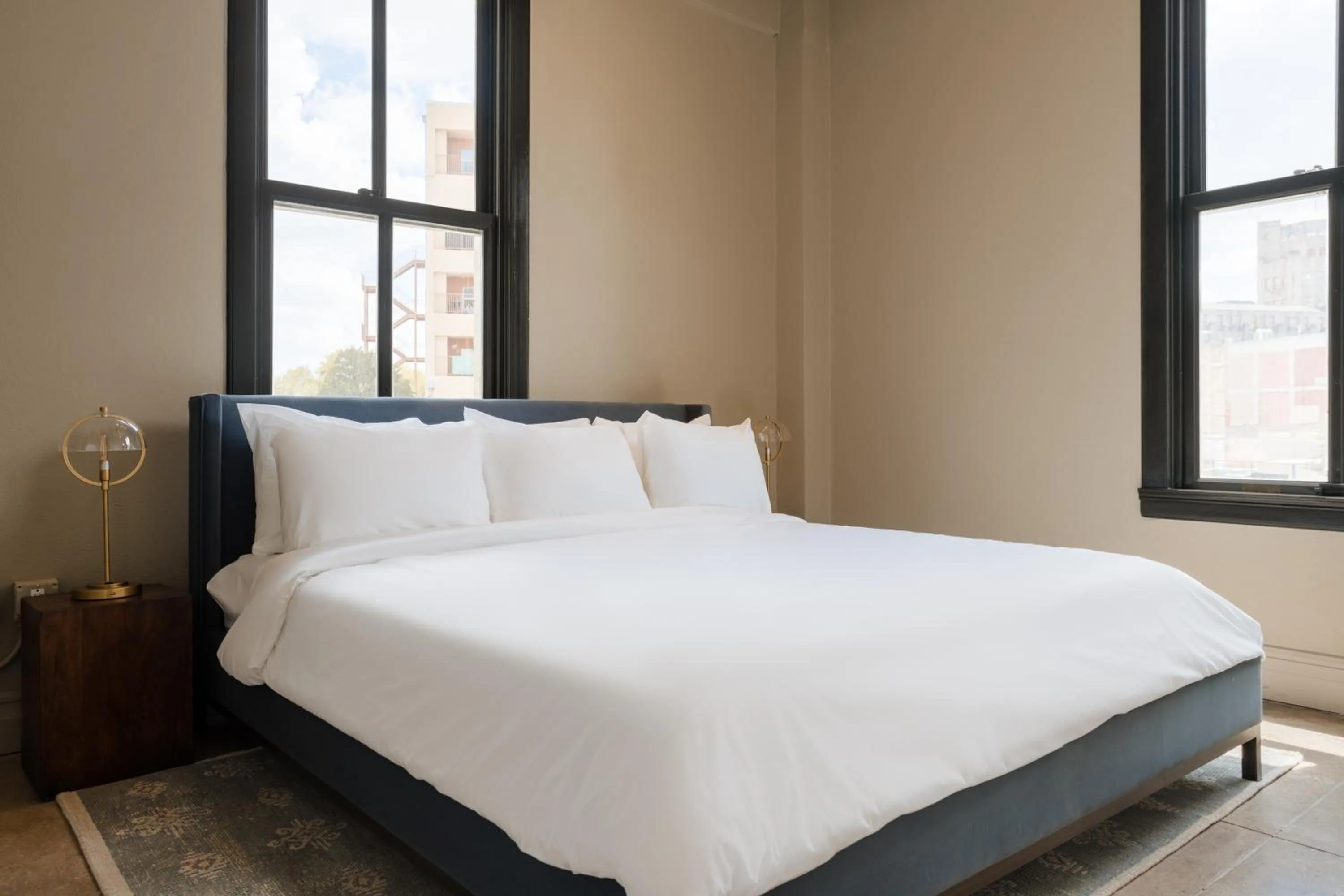 Bedroom, Bed in La Luz