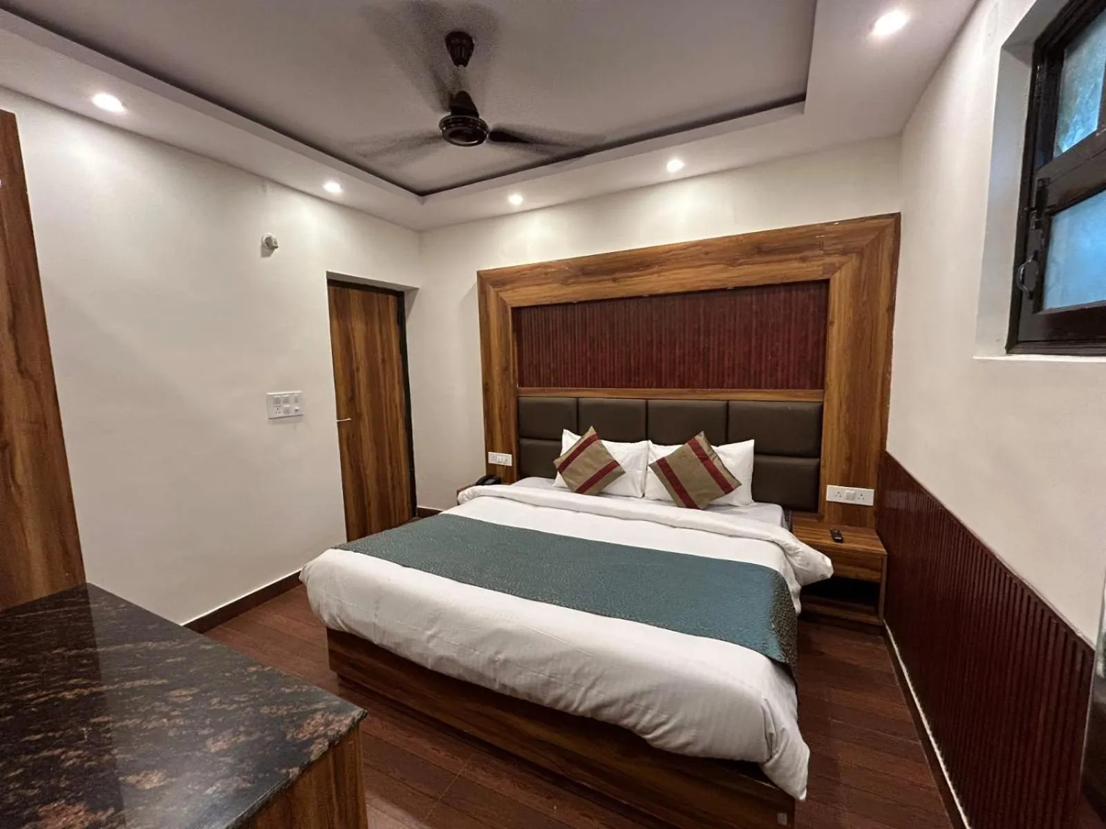 Bed in Aamod Feather Touch - Nainital