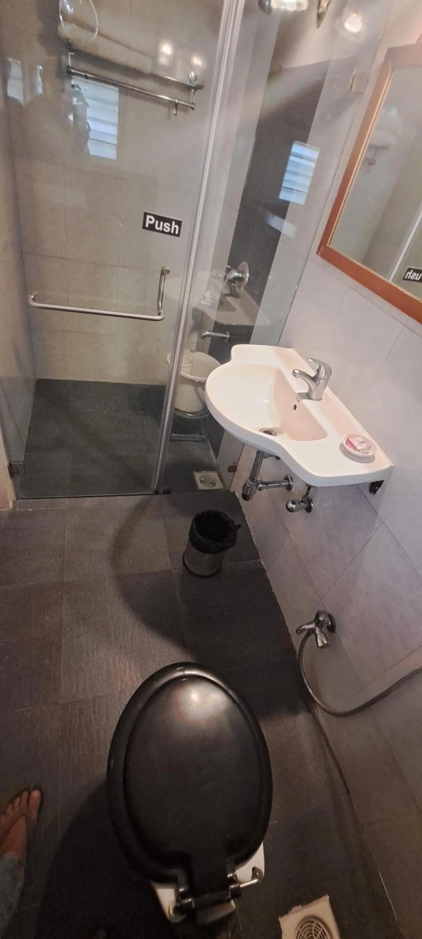 Toilet in Hotel Swaroop