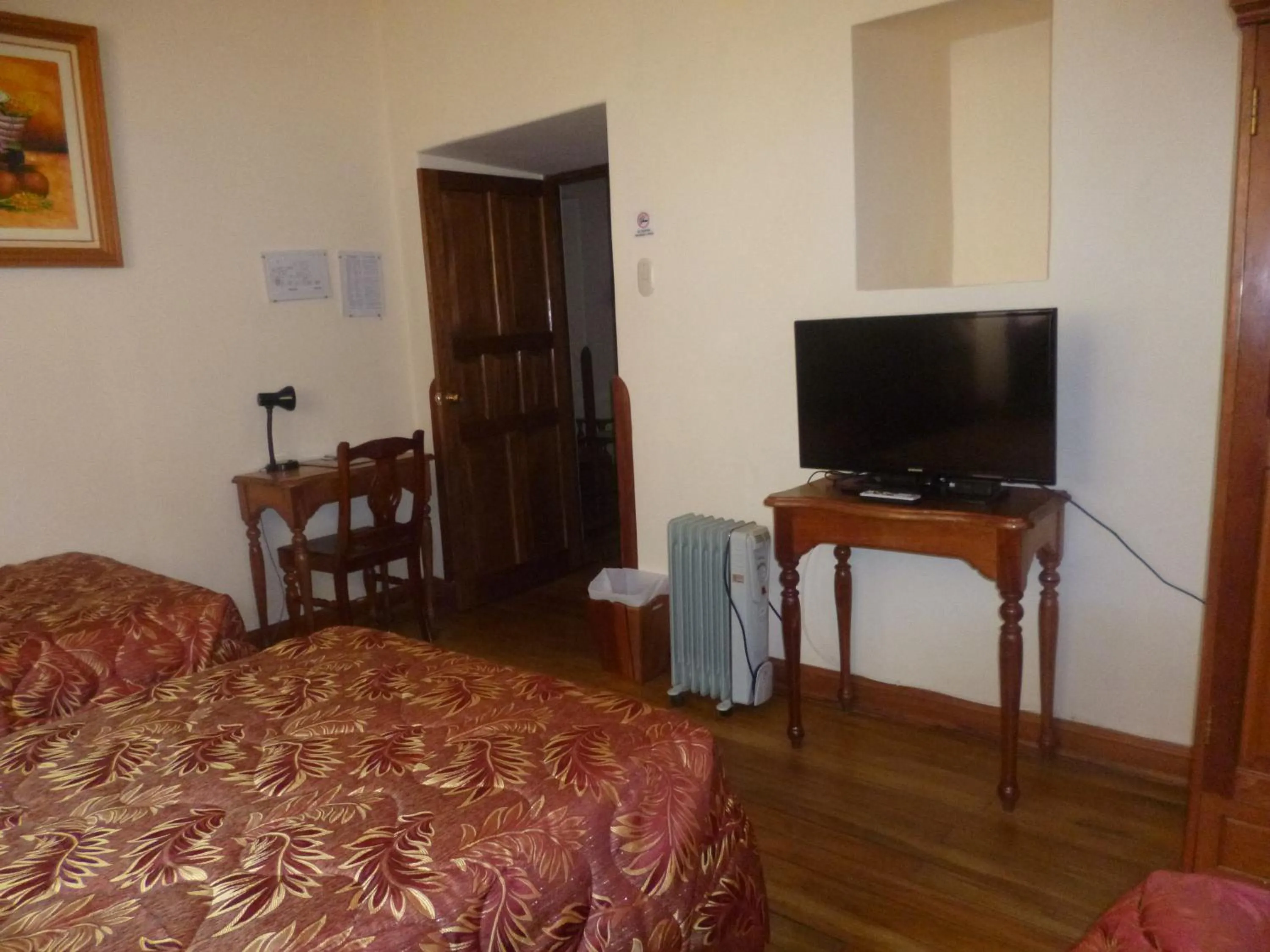 Photo of the whole room, Bed in Hotel Midori