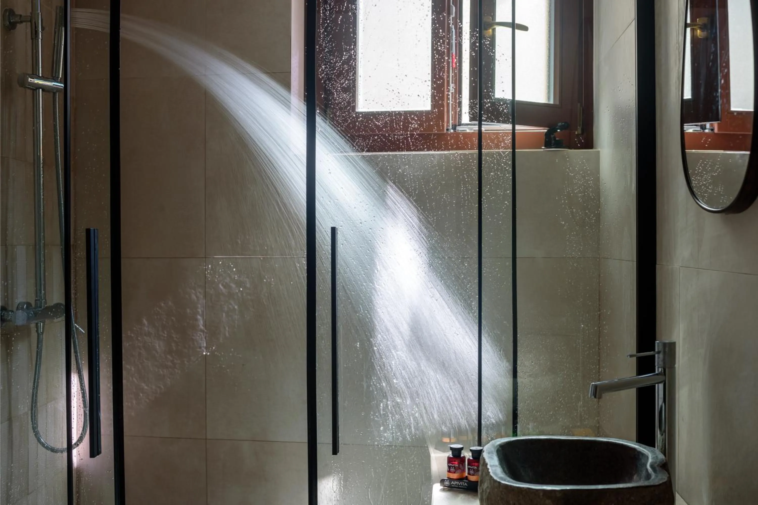 Shower in Arthur Suites in Old Town