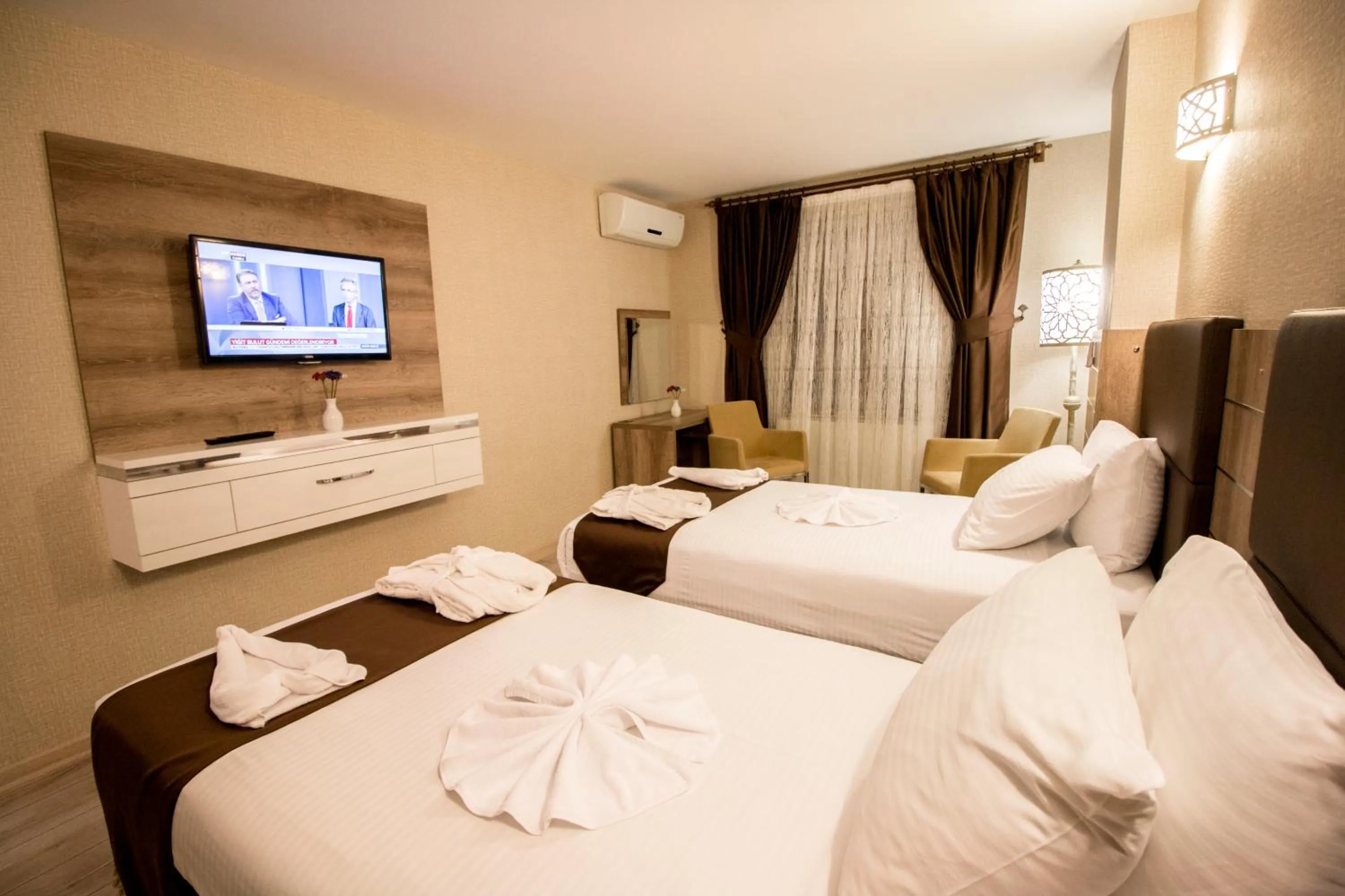 Bed in Business Han Hotel