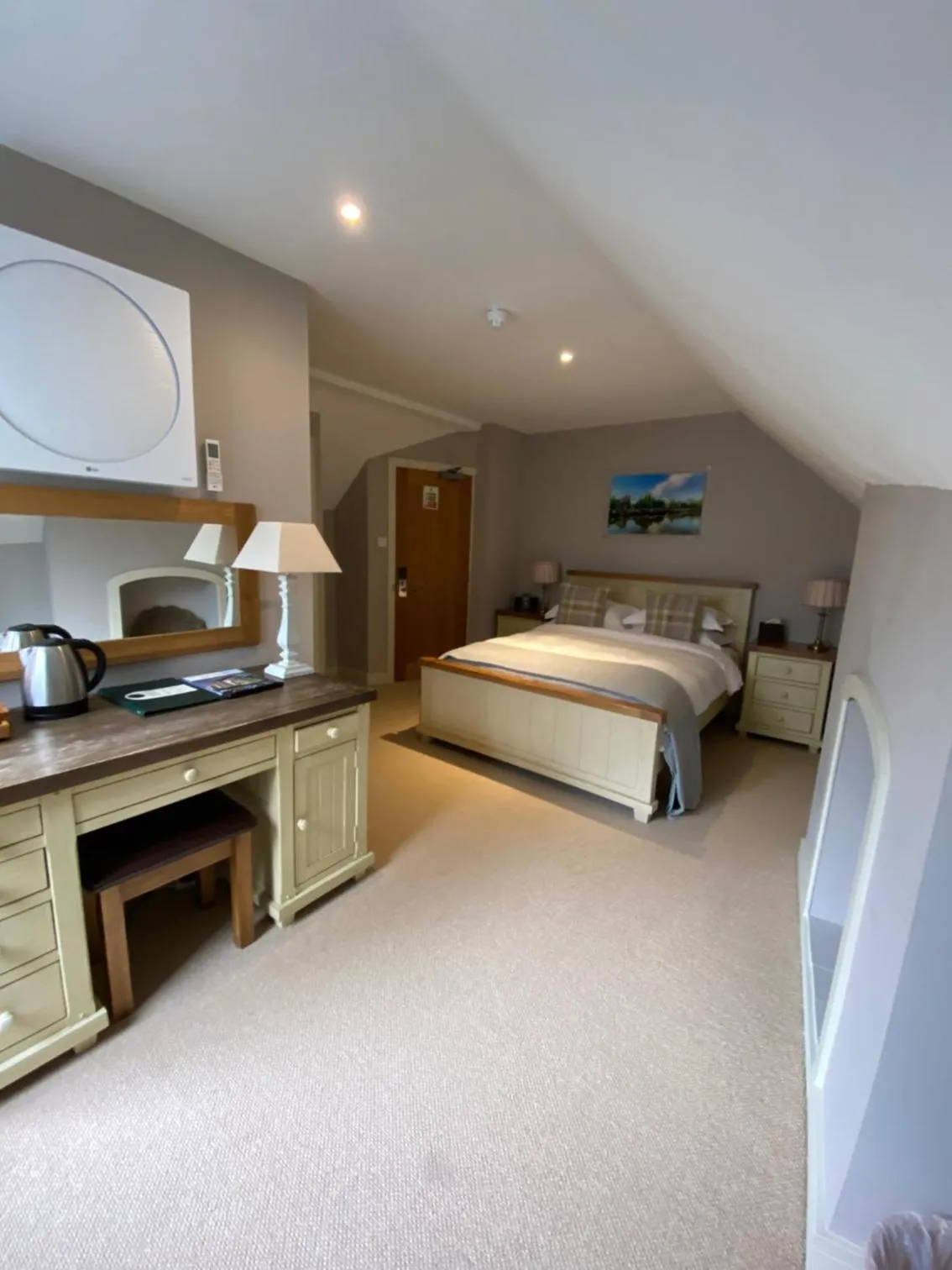 Photo of the whole room, Bed in The Peppermill Town house Hotel & Restaurant