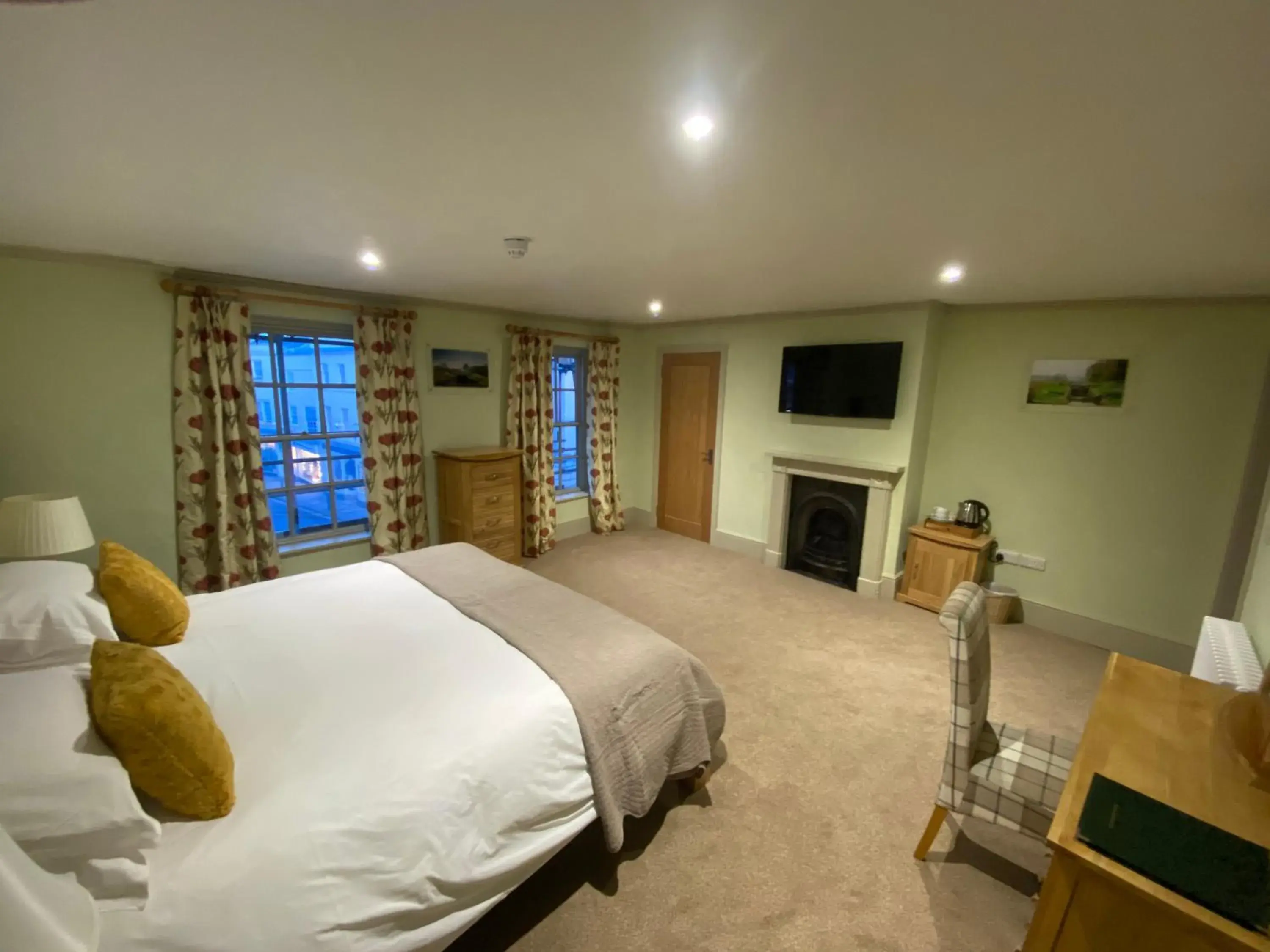 Superior King Room in The Peppermill Town house Hotel & Restaurant Superior King Room in The Peppermill Town house Hotel & Restaurant