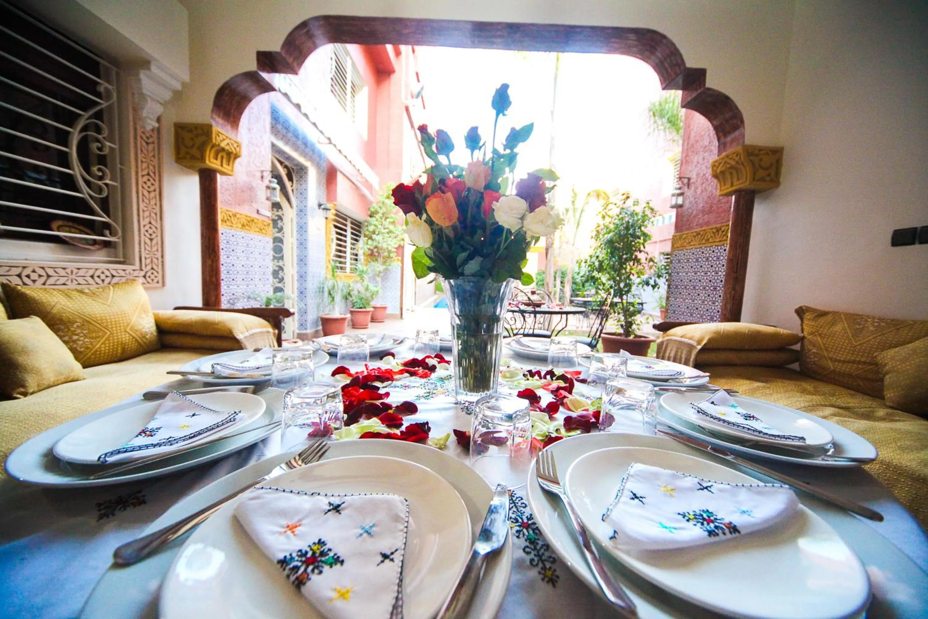 Restaurant/places to eat in Riad Mimosa