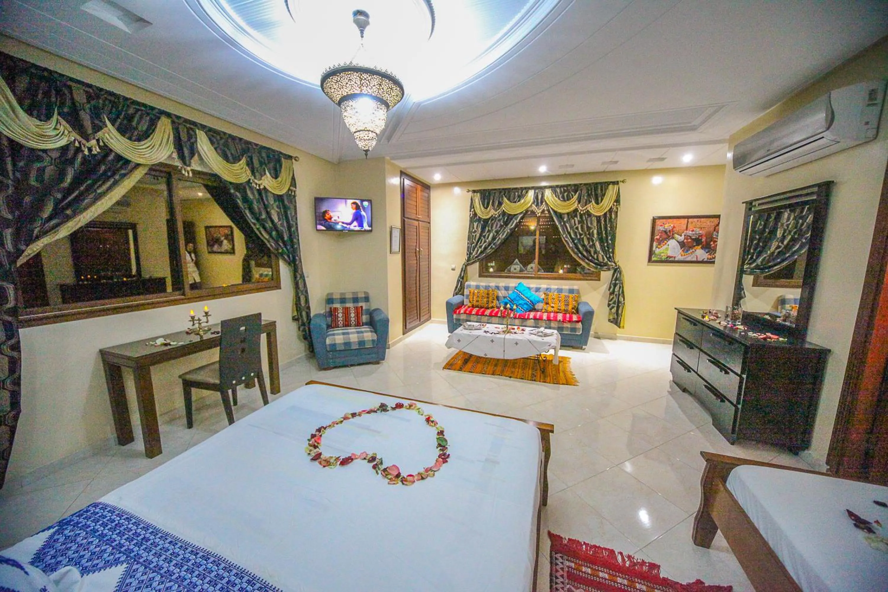 Property building, Bed in Riad Mimosa
