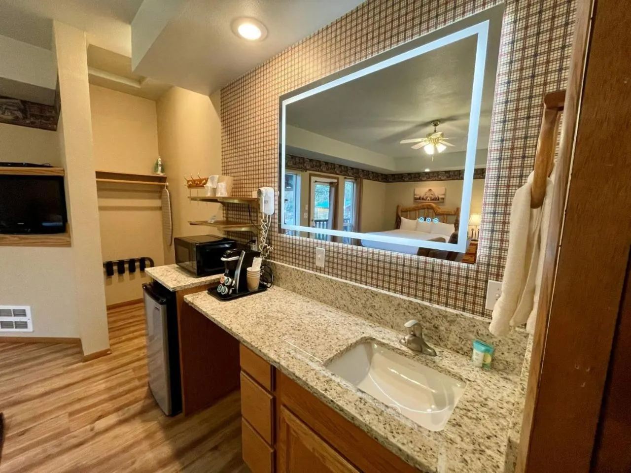 Kitchen or kitchenette in Riverfront Motel & Cabins