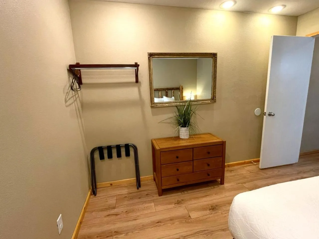 Bedroom, Bed in Riverfront Motel & Cabins