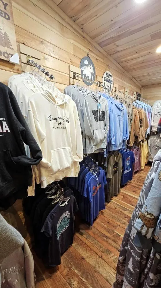 Shopping Area in Riverfront Motel & Cabins