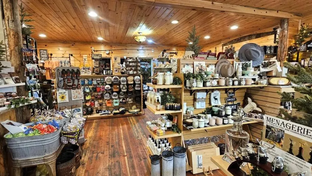 Shopping Area in Riverfront Motel & Cabins