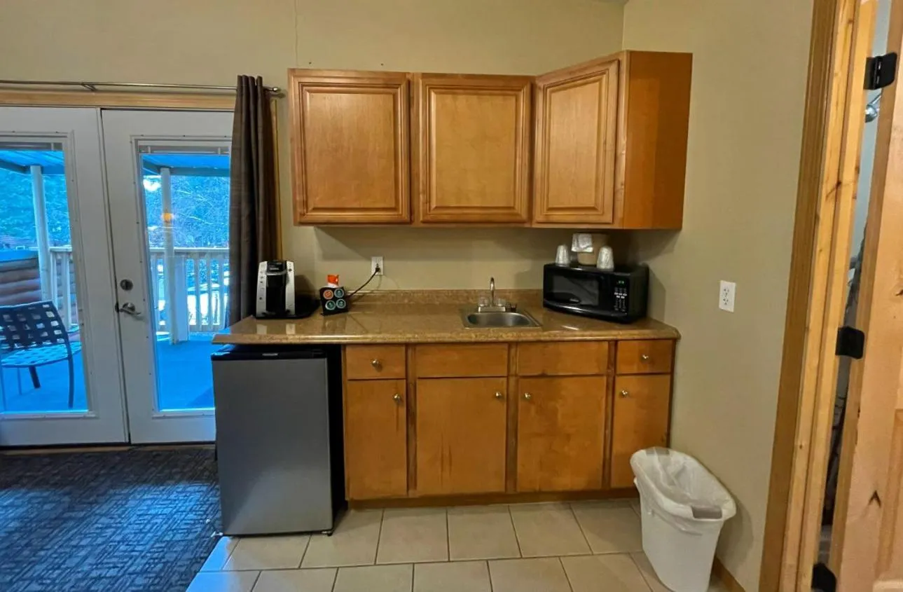 Coffee/tea facilities in Riverfront Motel & Cabins