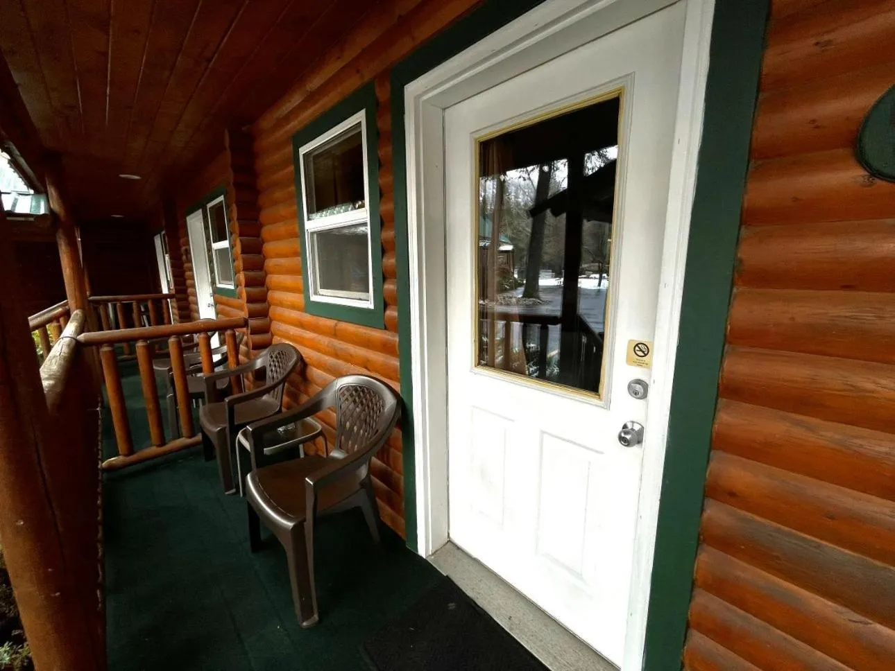 Riverfront Motel & Cabins