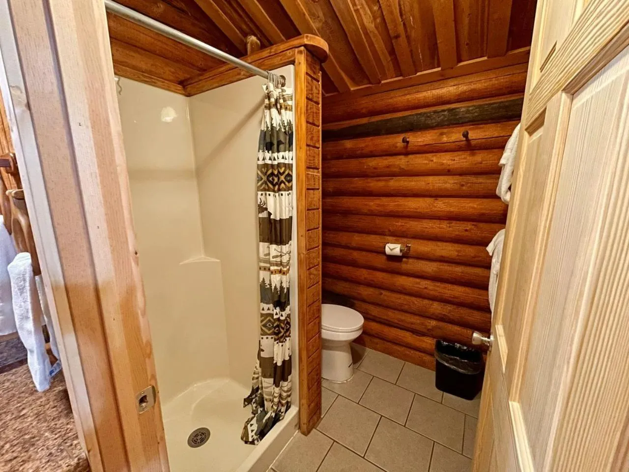 Shower in Riverfront Motel & Cabins