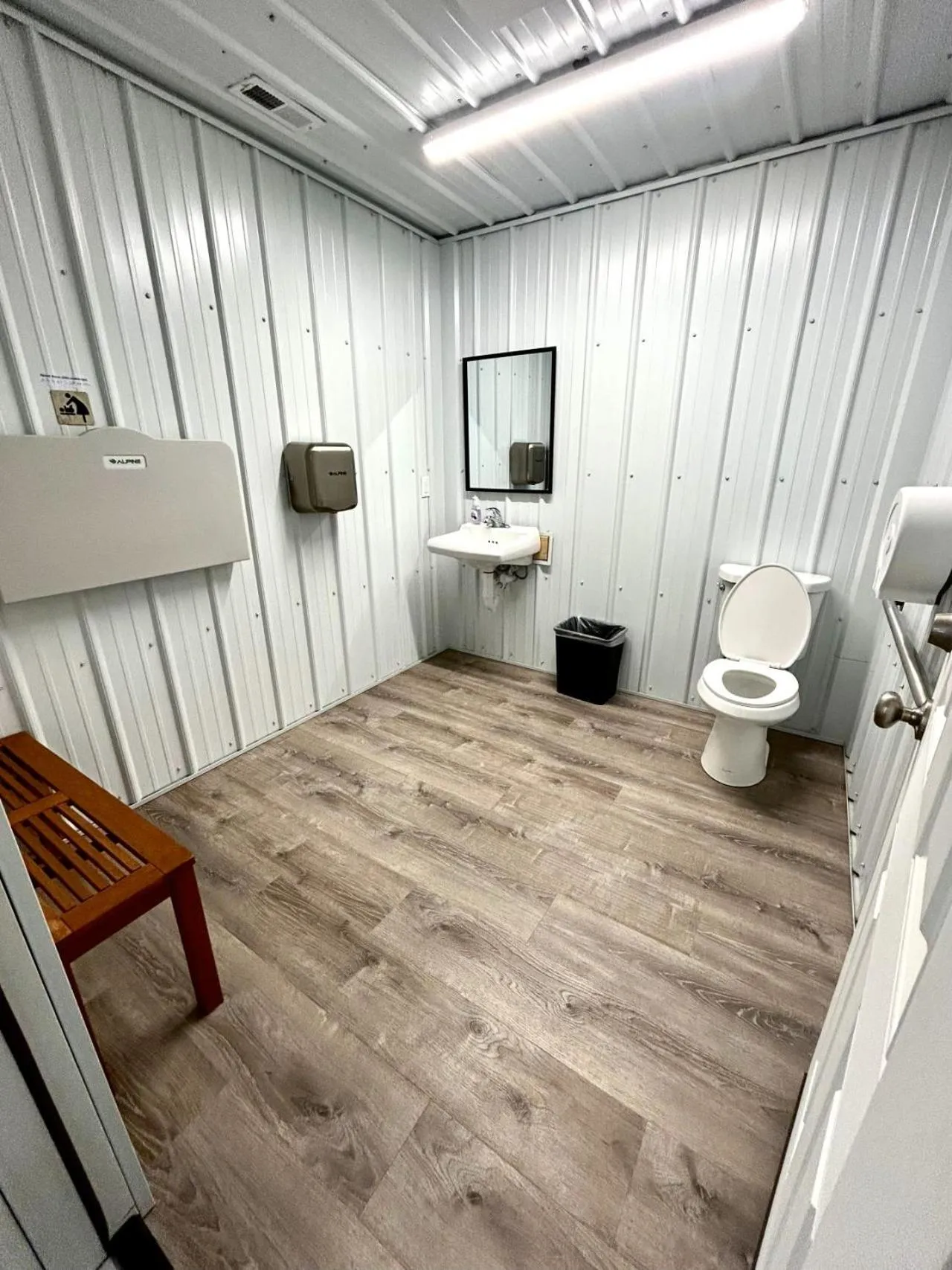 Toilet in Riverfront Motel & Cabins