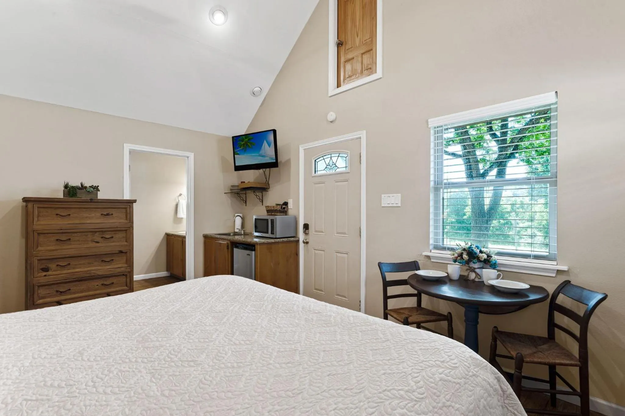 Bed in Blanco Riverside Cottages