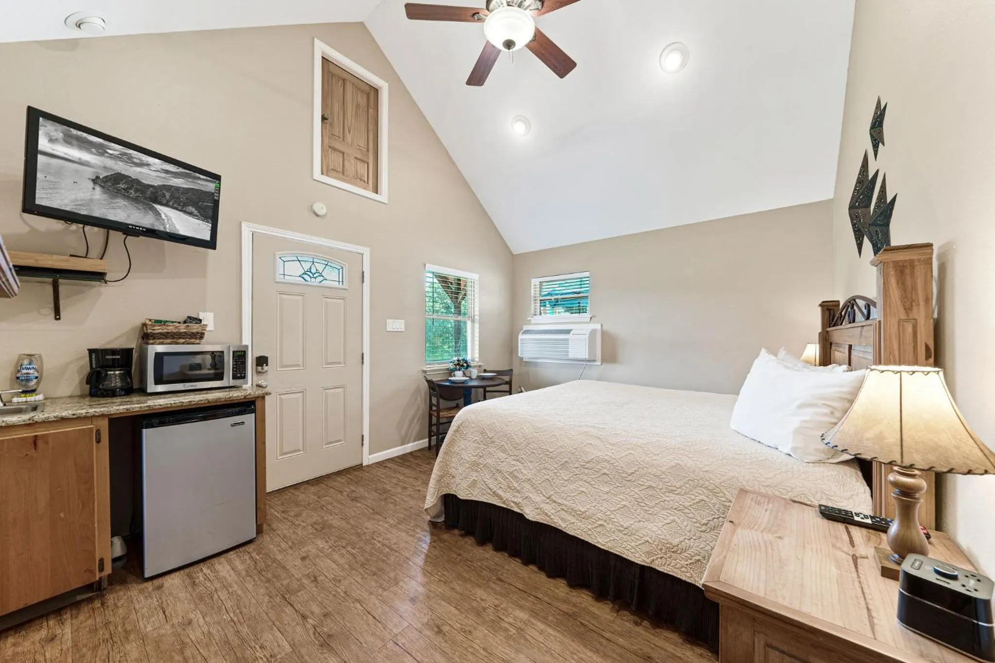 Bed in Blanco Riverside Cottages