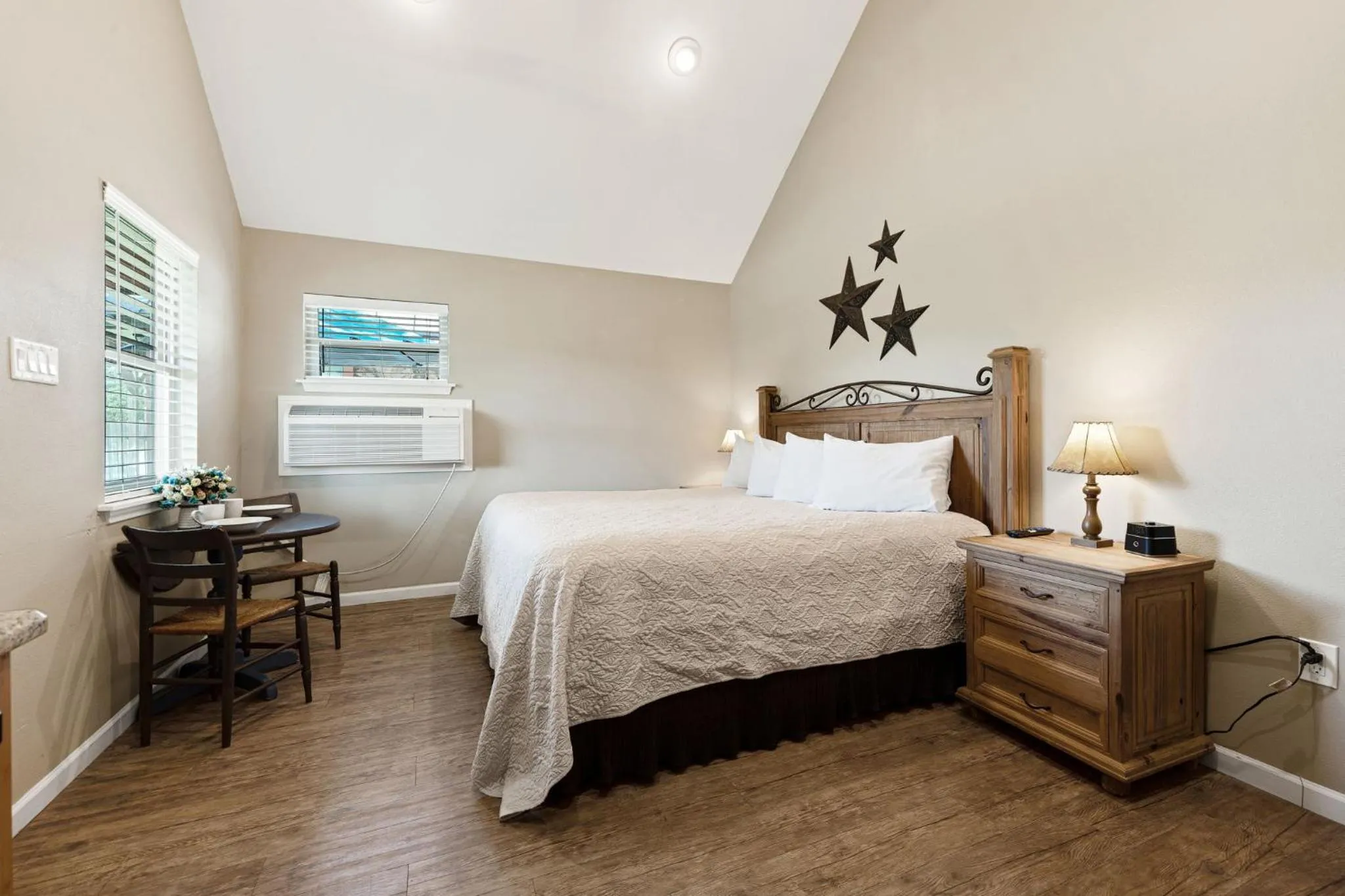 Bed in Blanco Riverside Cottages