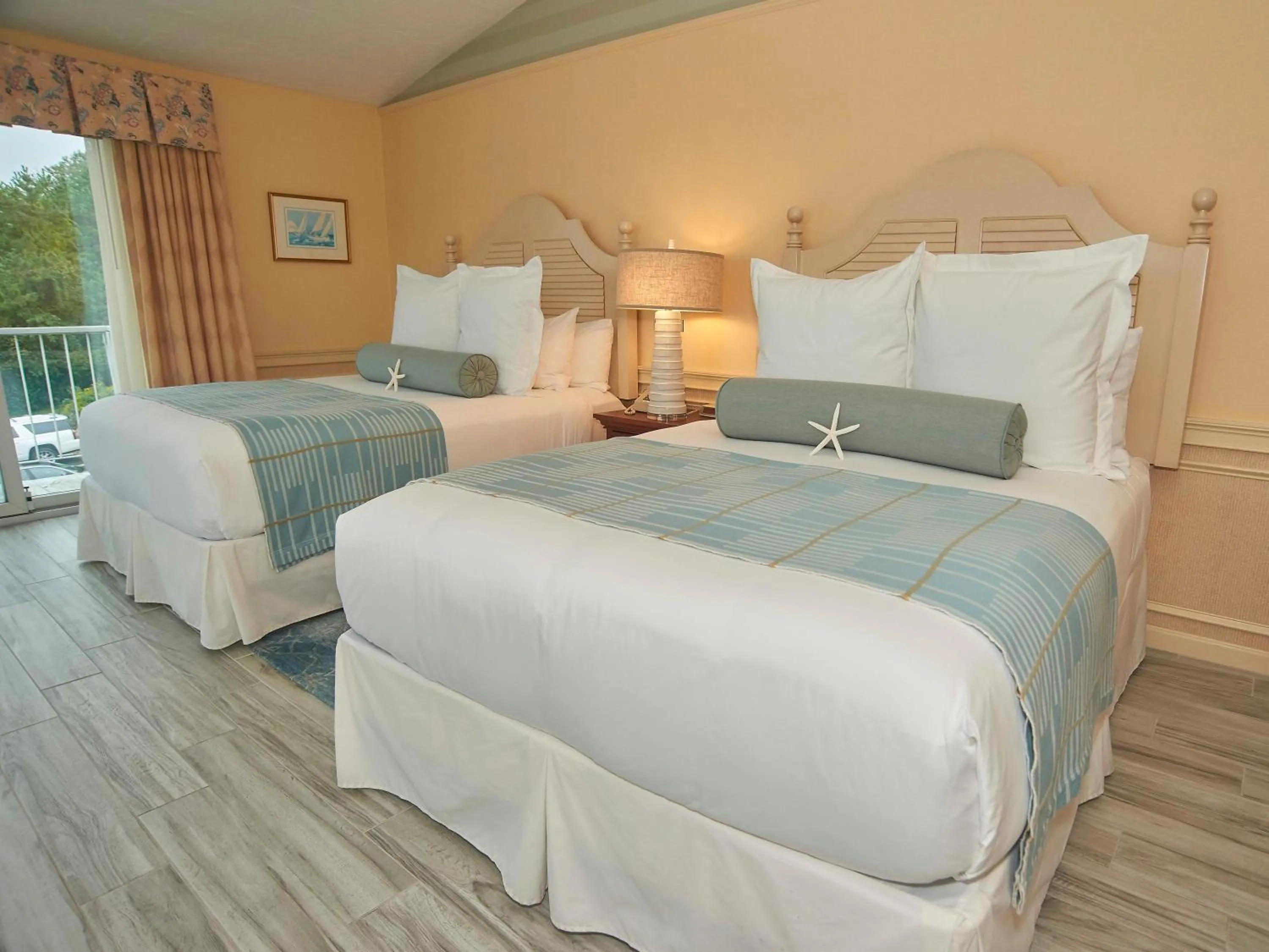 Bed in Anchor In Hotel - Hyannis, MA