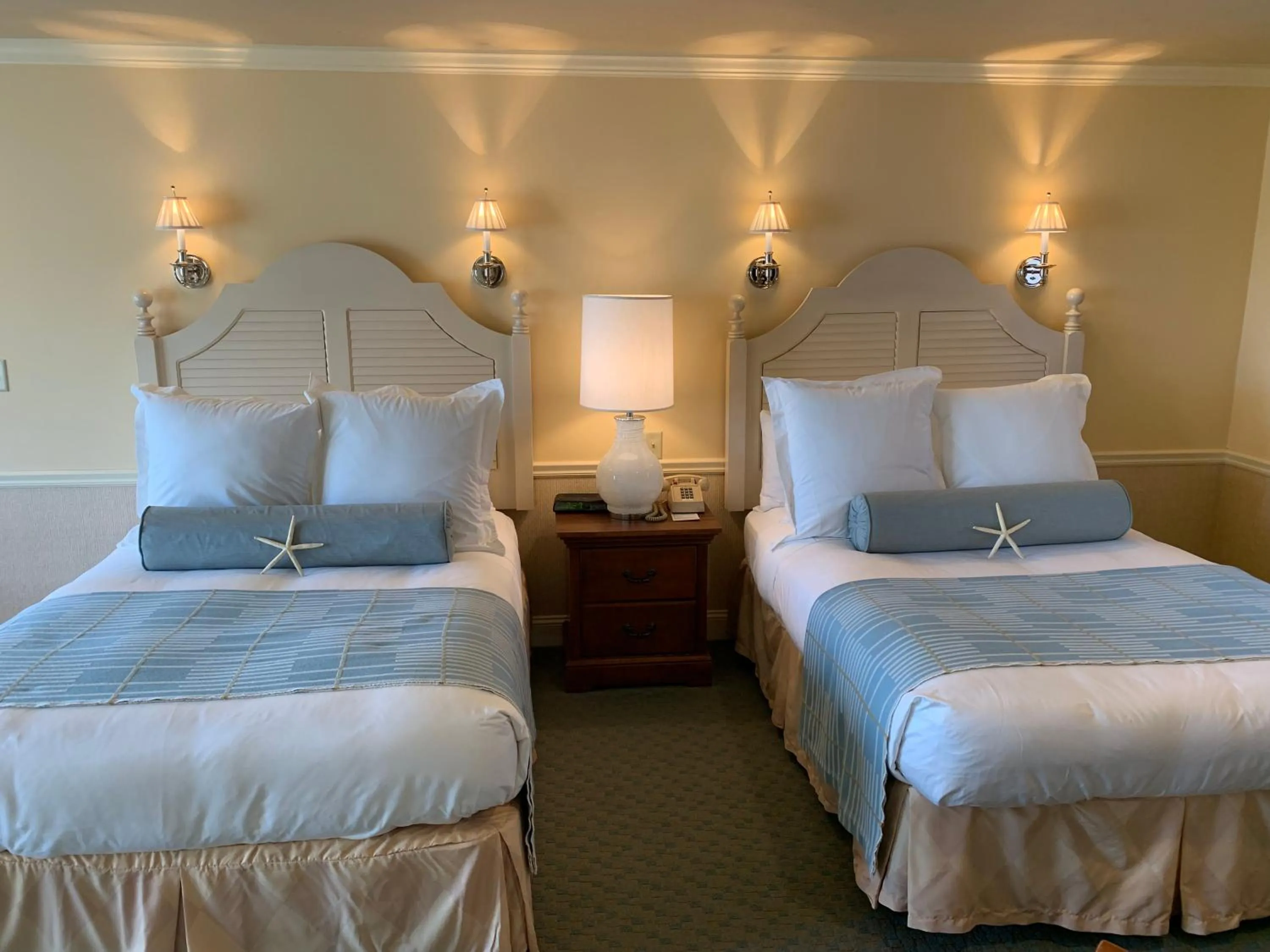 Bed in Anchor In Hotel - Hyannis, MA