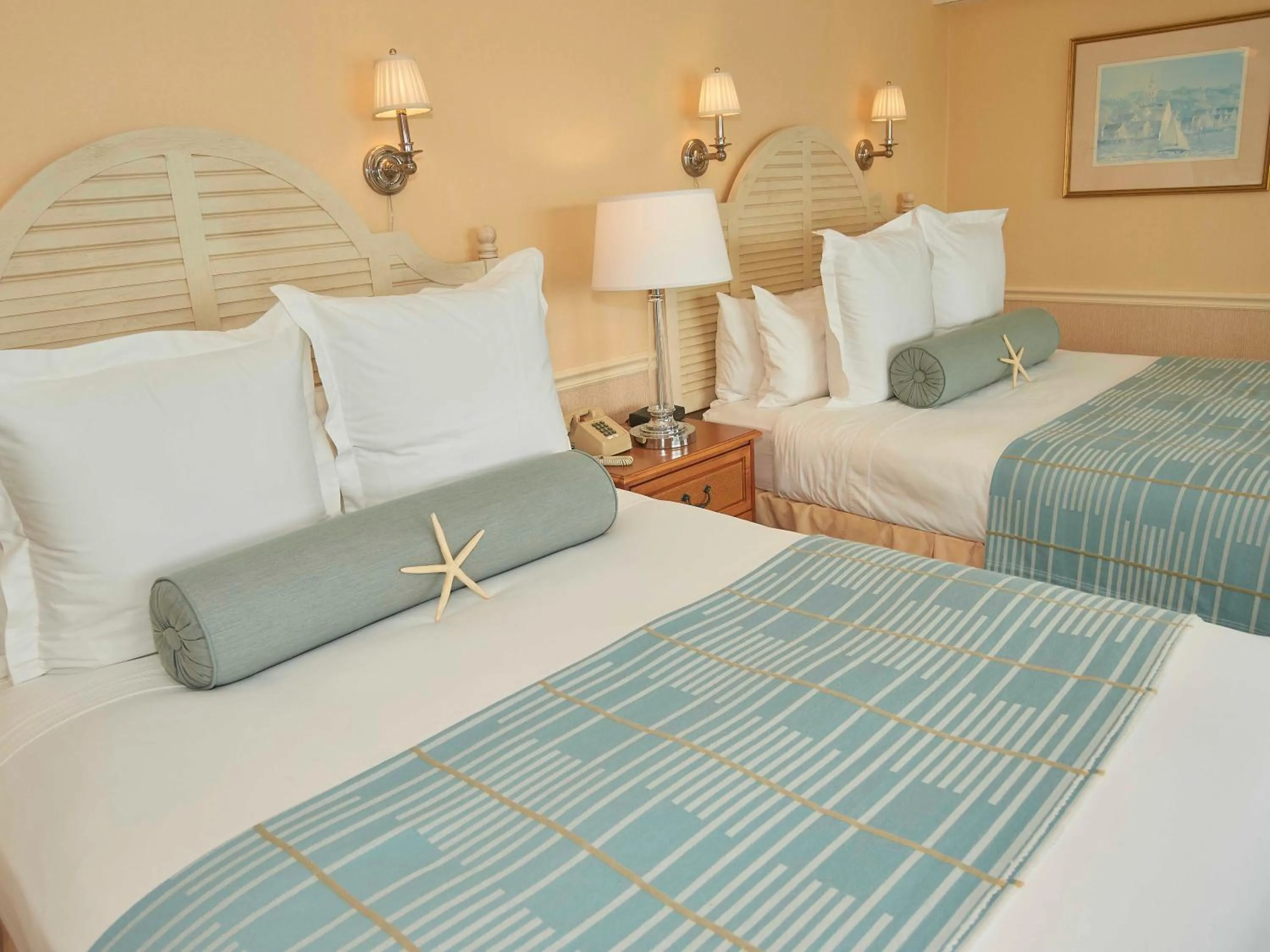 Bed in Anchor In Hotel - Hyannis, MA