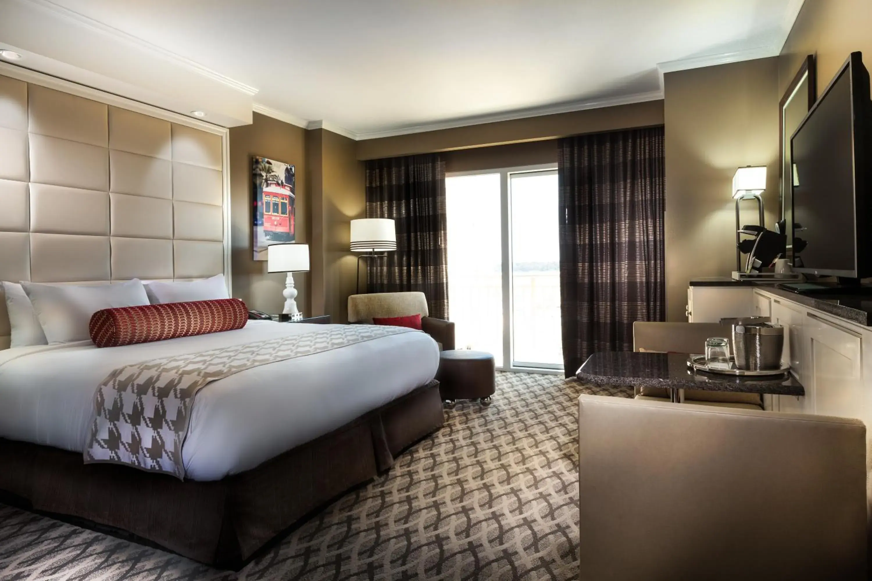 King Room with Pool View in Golden Nugget Lake Charles King Room with Pool View in Golden Nugget Lake Charles