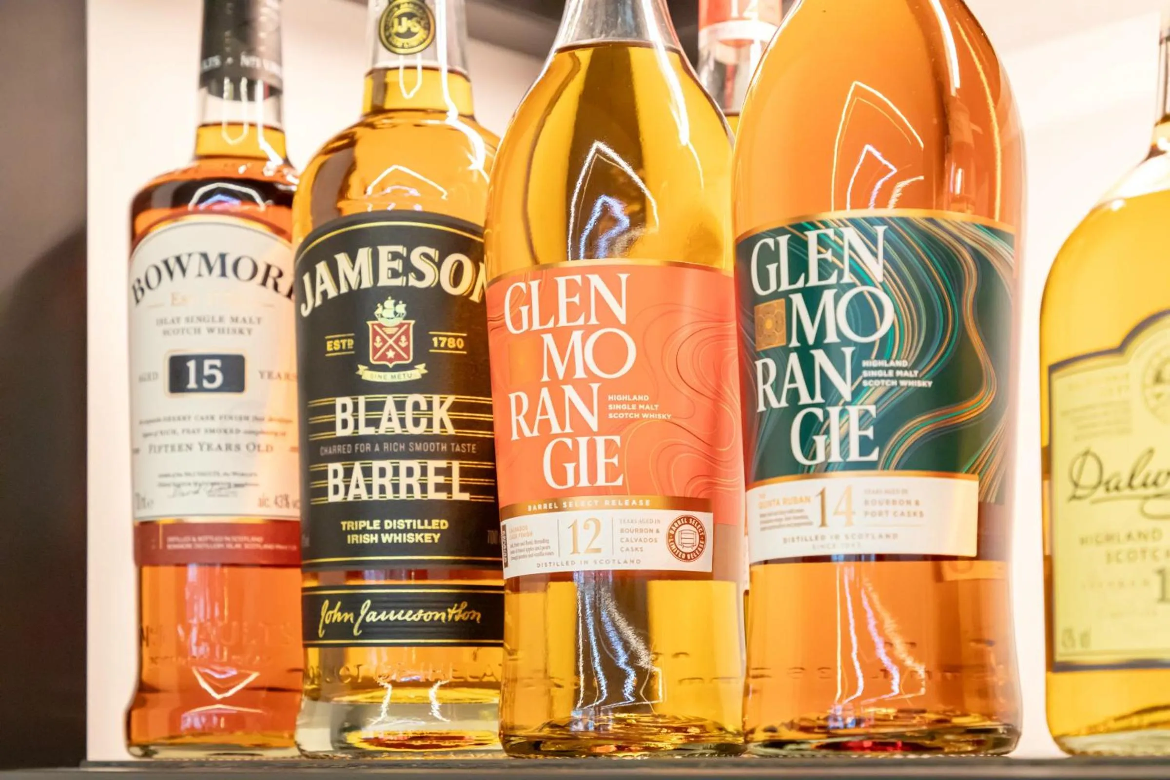 Lounge or bar in Central Hotel & Lounge Adult Only