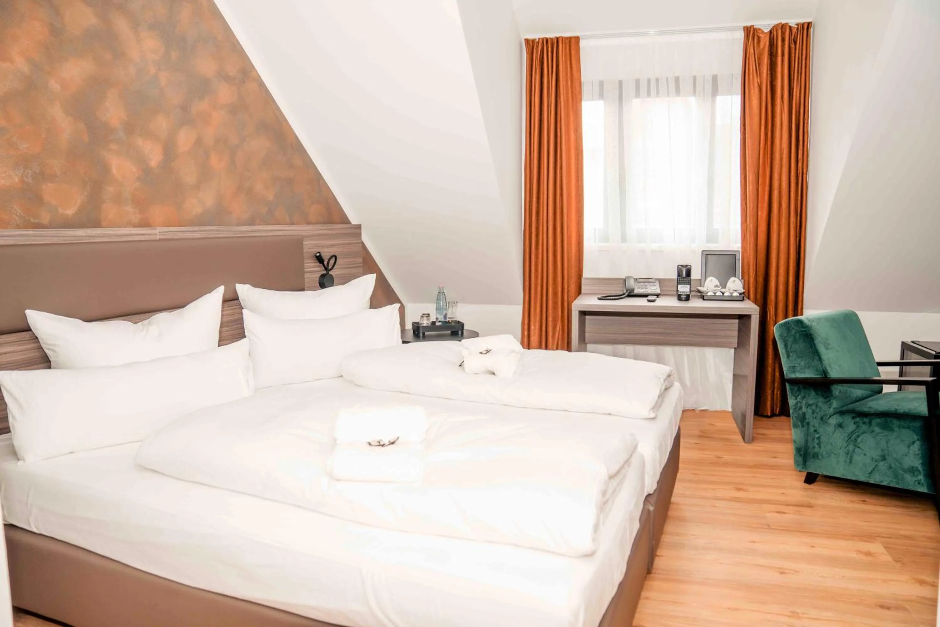 Bedroom, Bed in Central Hotel & Lounge Adult Only