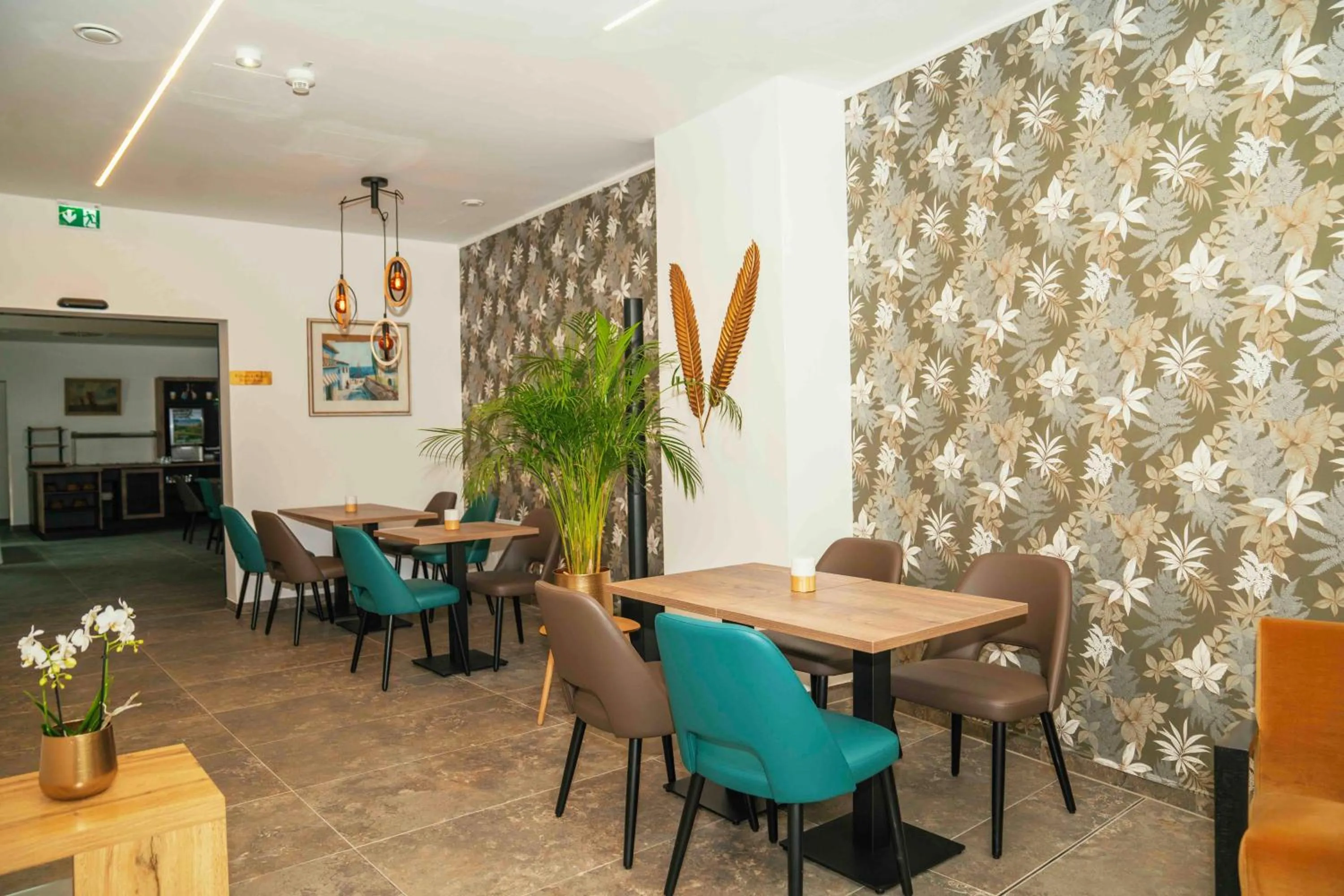 Breakfast in Central Hotel & Lounge Adult Only