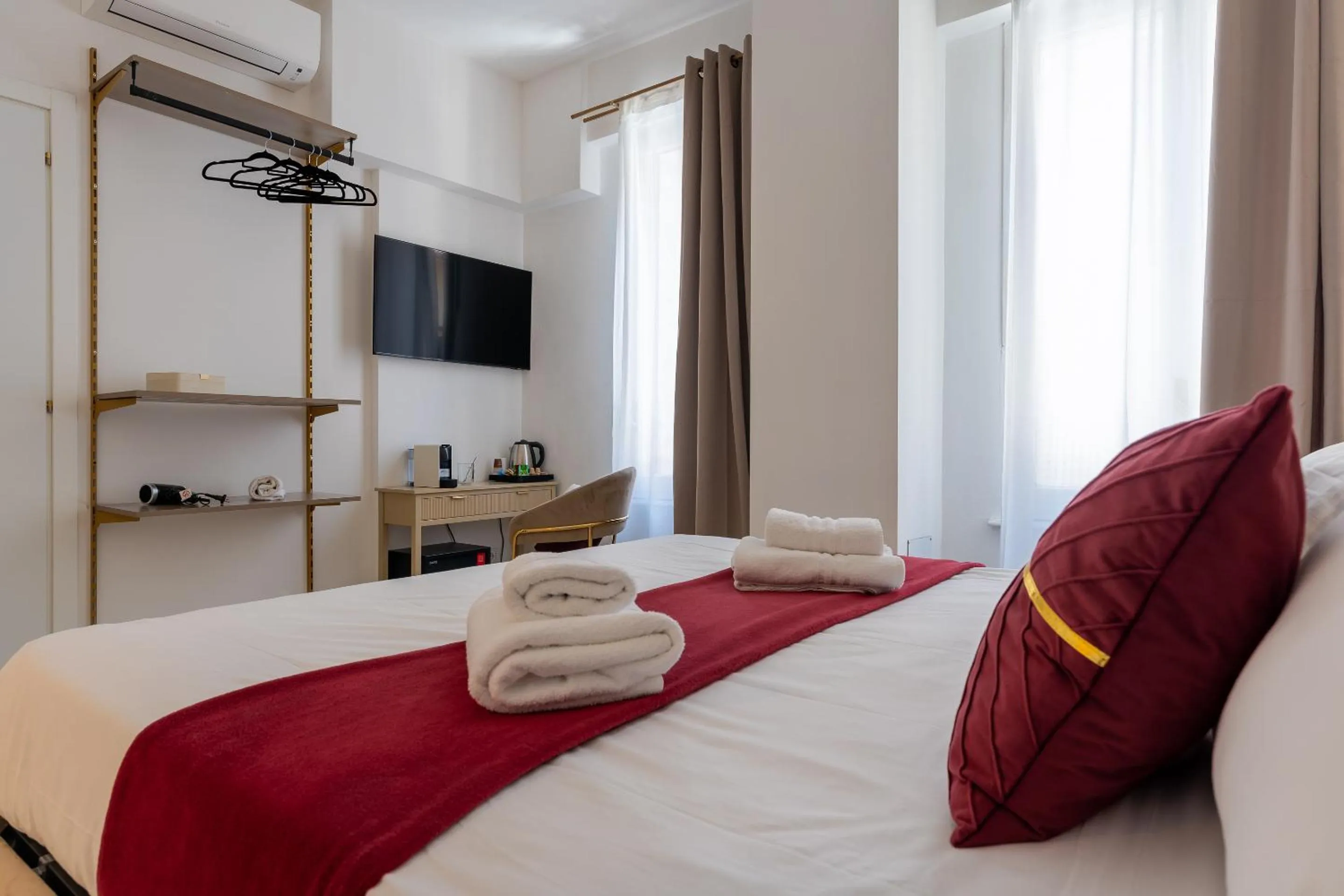 Bedroom, Bed in Decimo Meridio- At Spanish Steps-