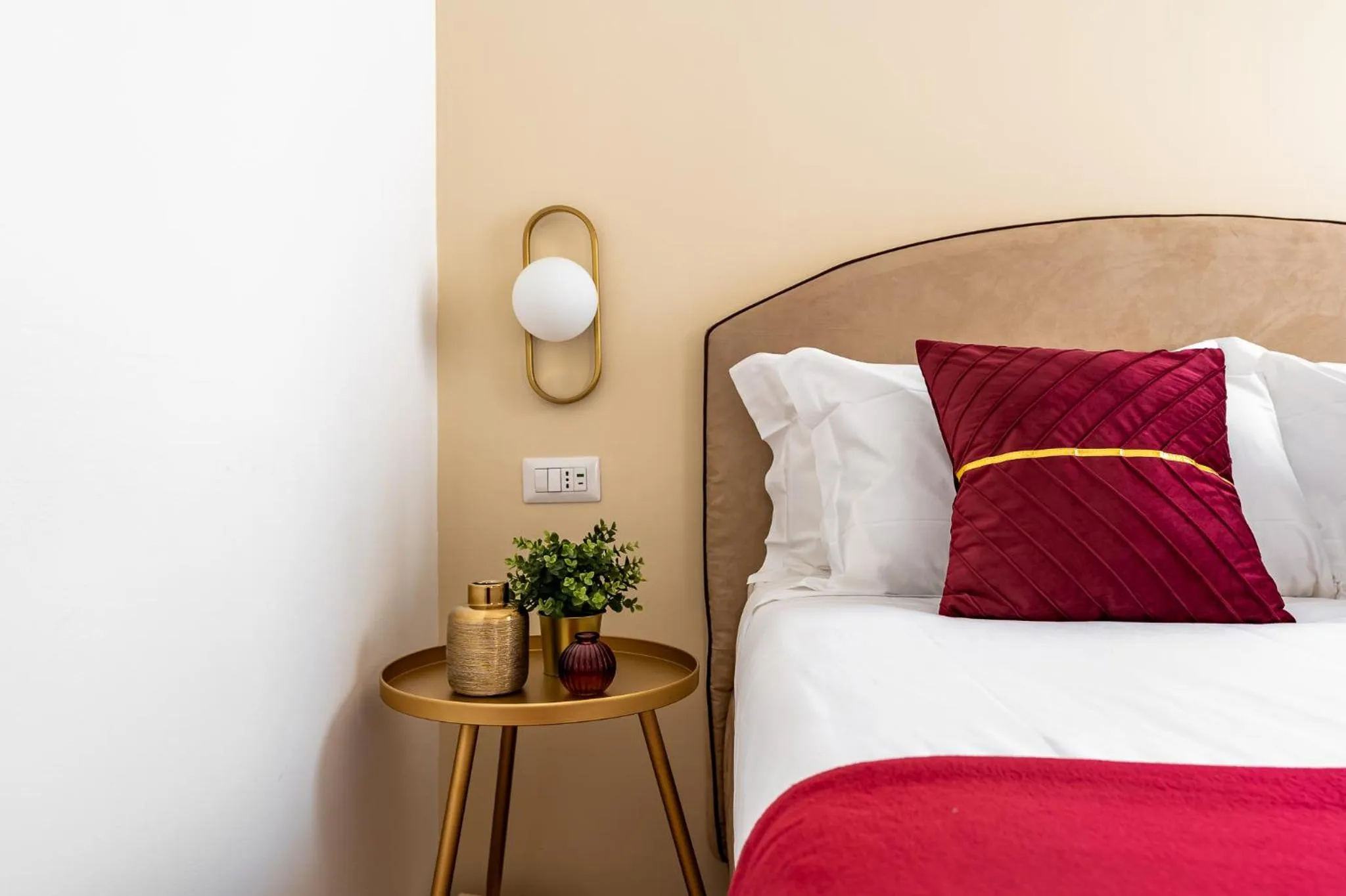 Bed in Decimo Meridio- At Spanish Steps-