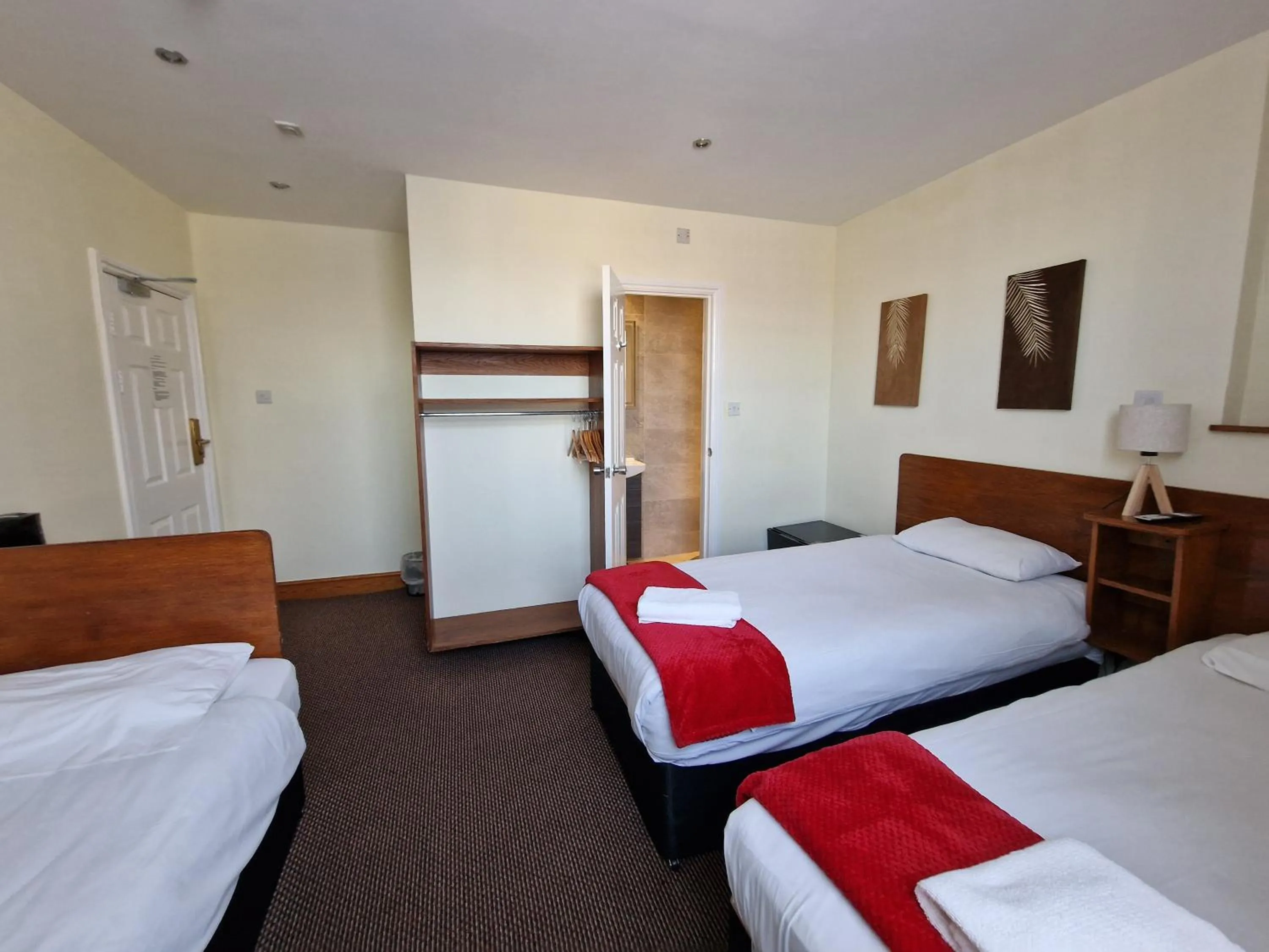 Photo of the whole room, Bed in Hotel 65