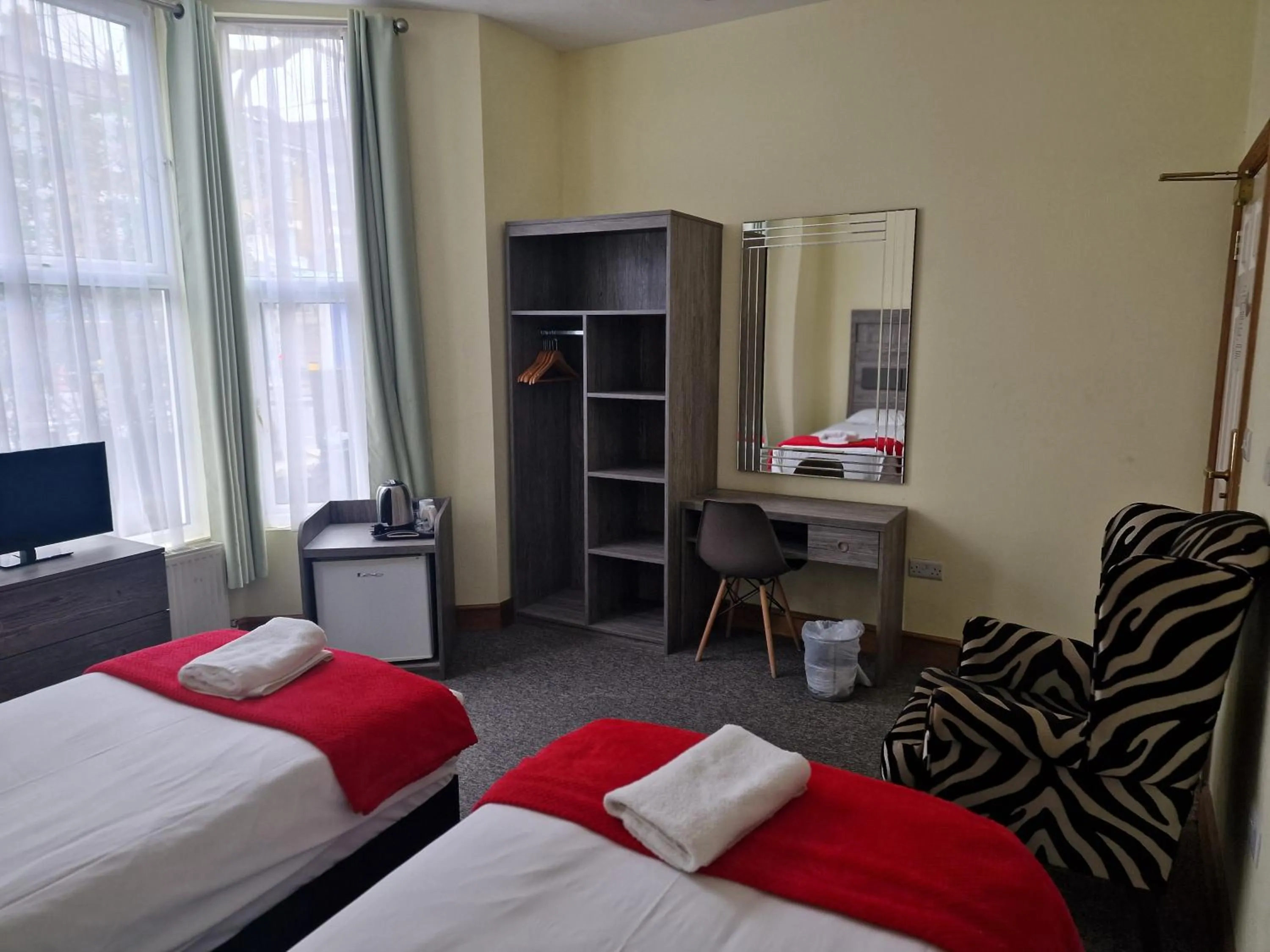 Photo of the whole room, Bed in Hotel 65