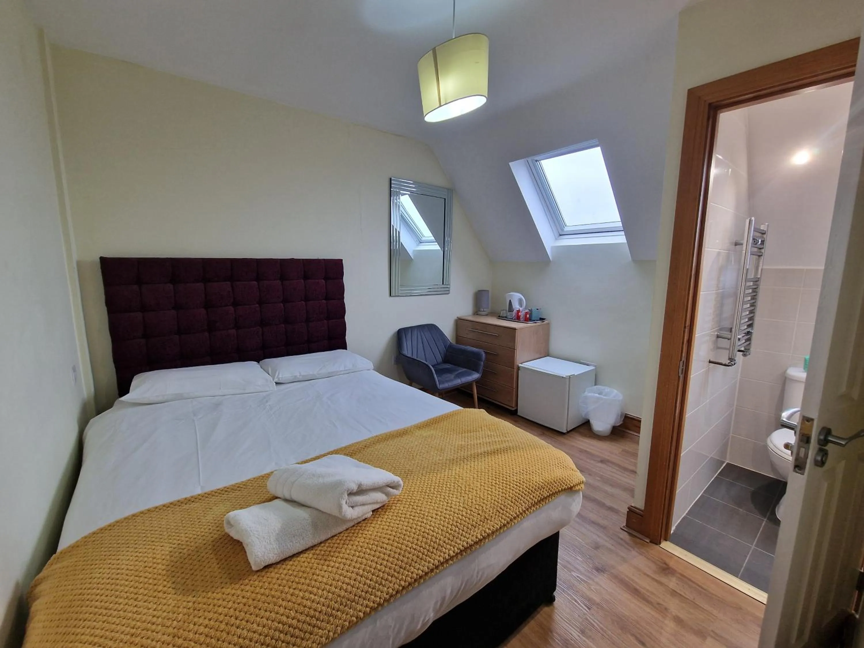 Photo of the whole room, Bed in Hotel 65