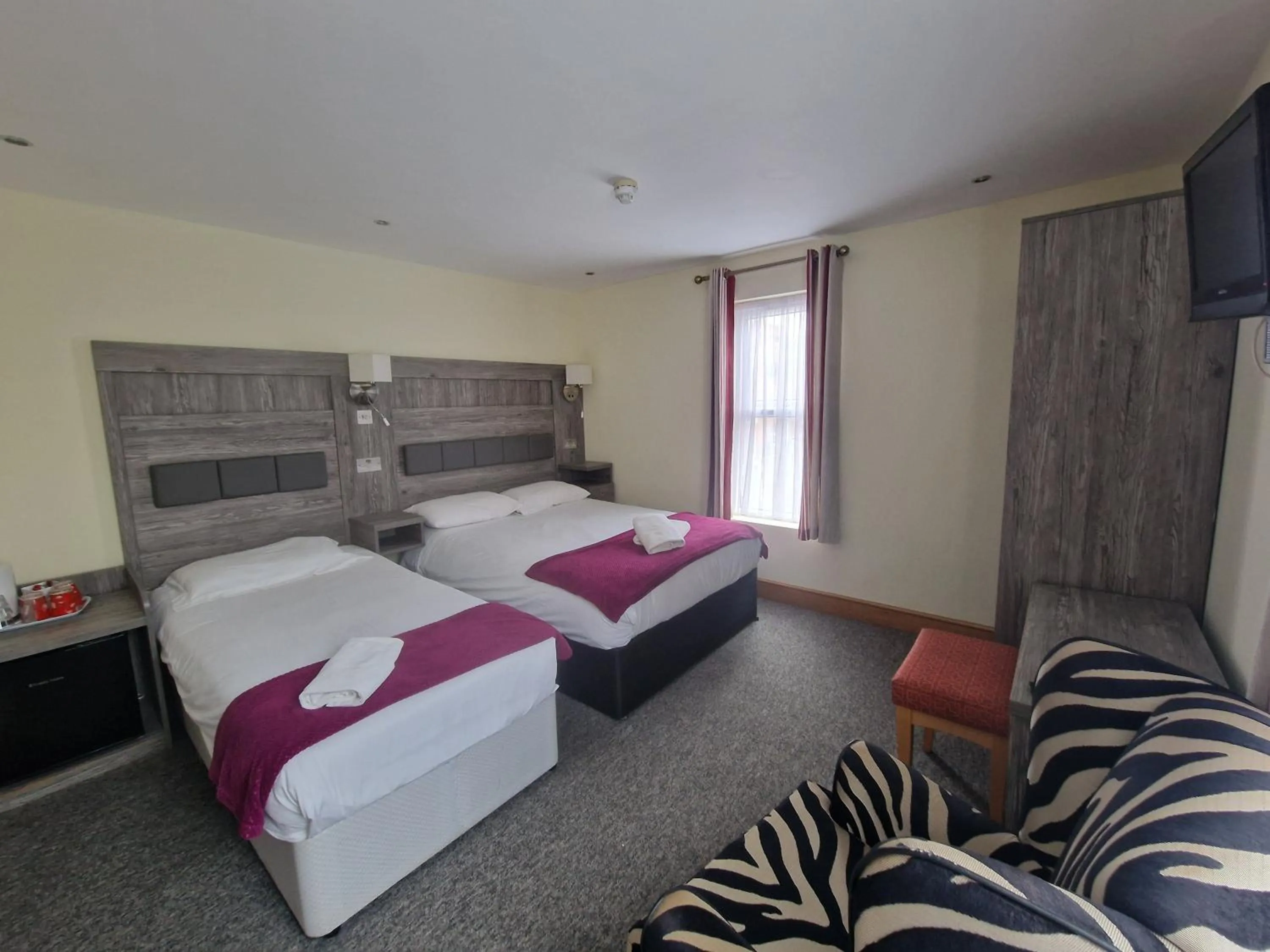 Photo of the whole room, Bed in Hotel 65