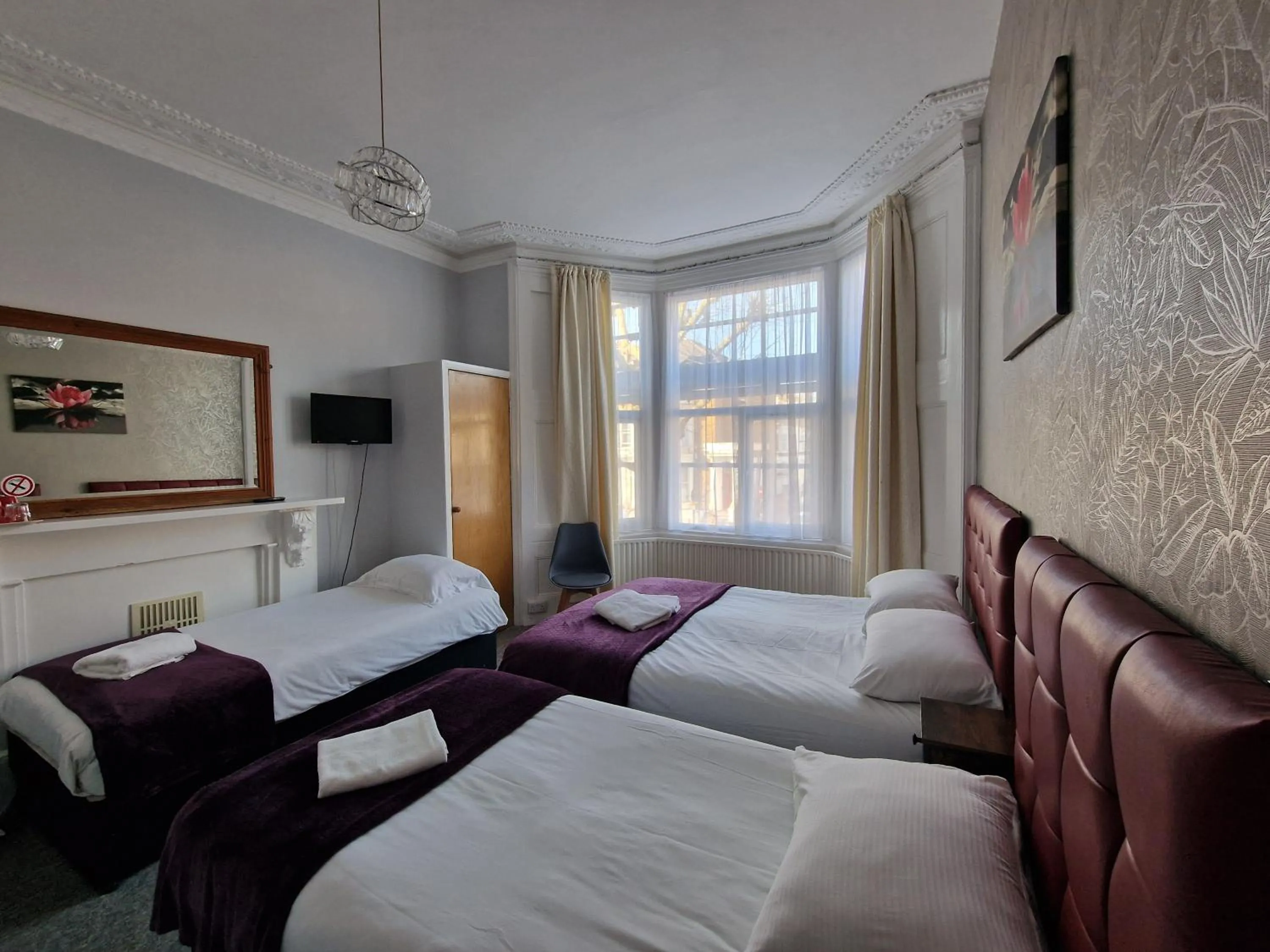 Photo of the whole room, Bed in Hotel 65