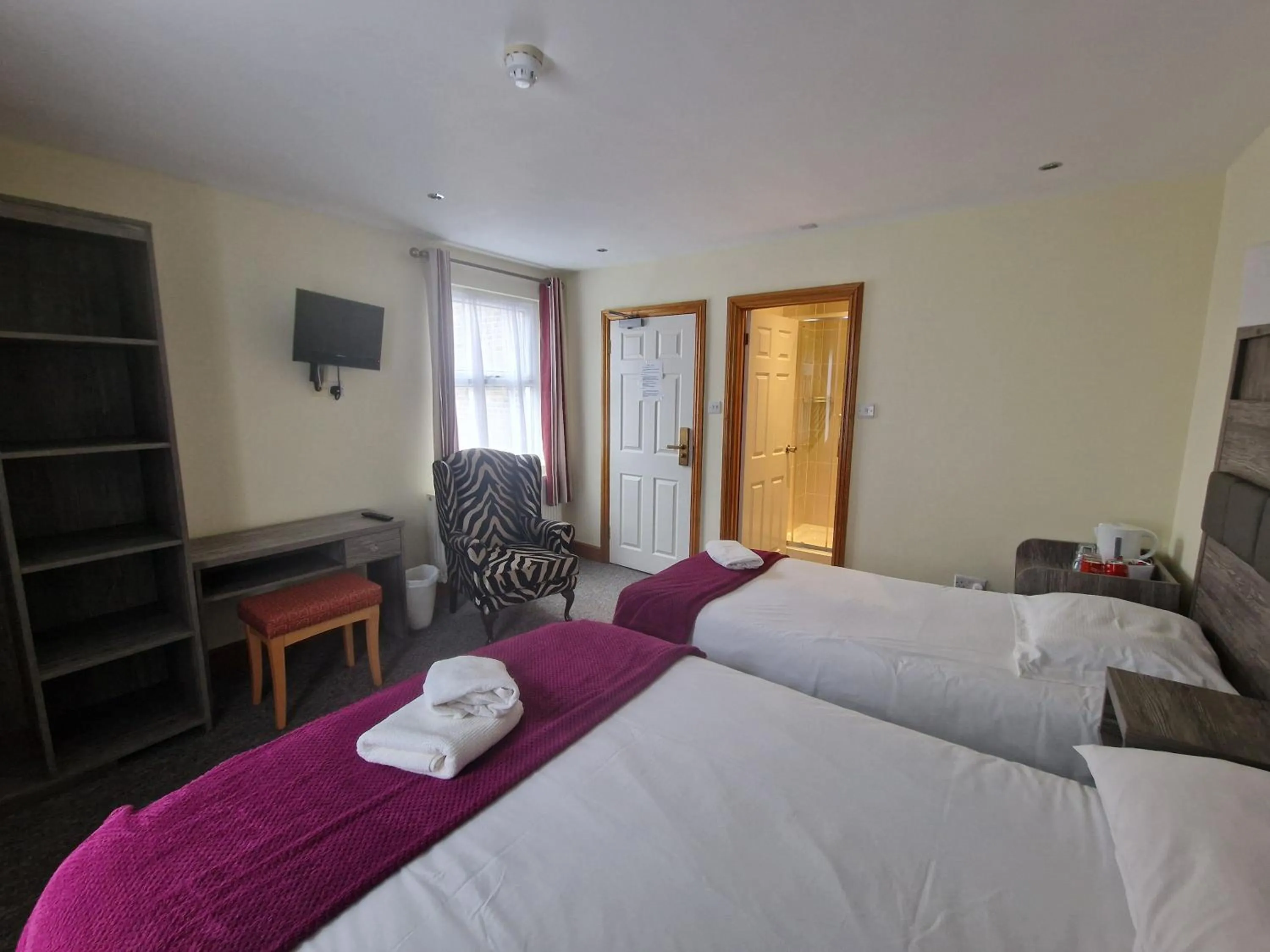 Photo of the whole room, Bed in Hotel 65